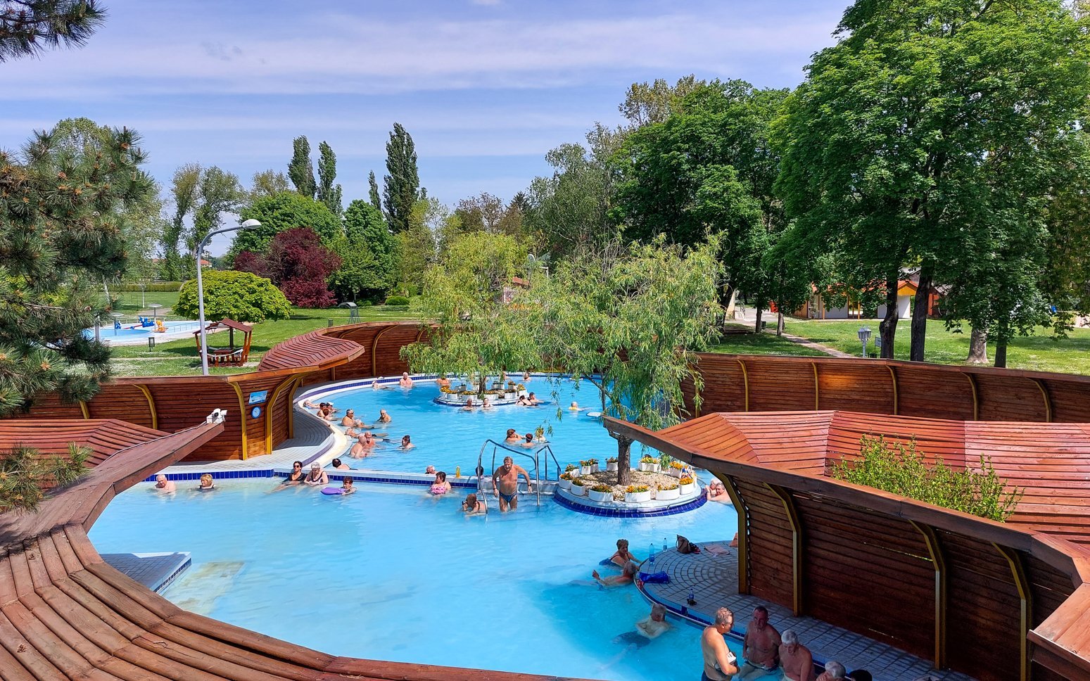 Komárom: Hotel Thermál Apartmanház s neobmedzeným vstupom do termálov Brigetio + detská herňa