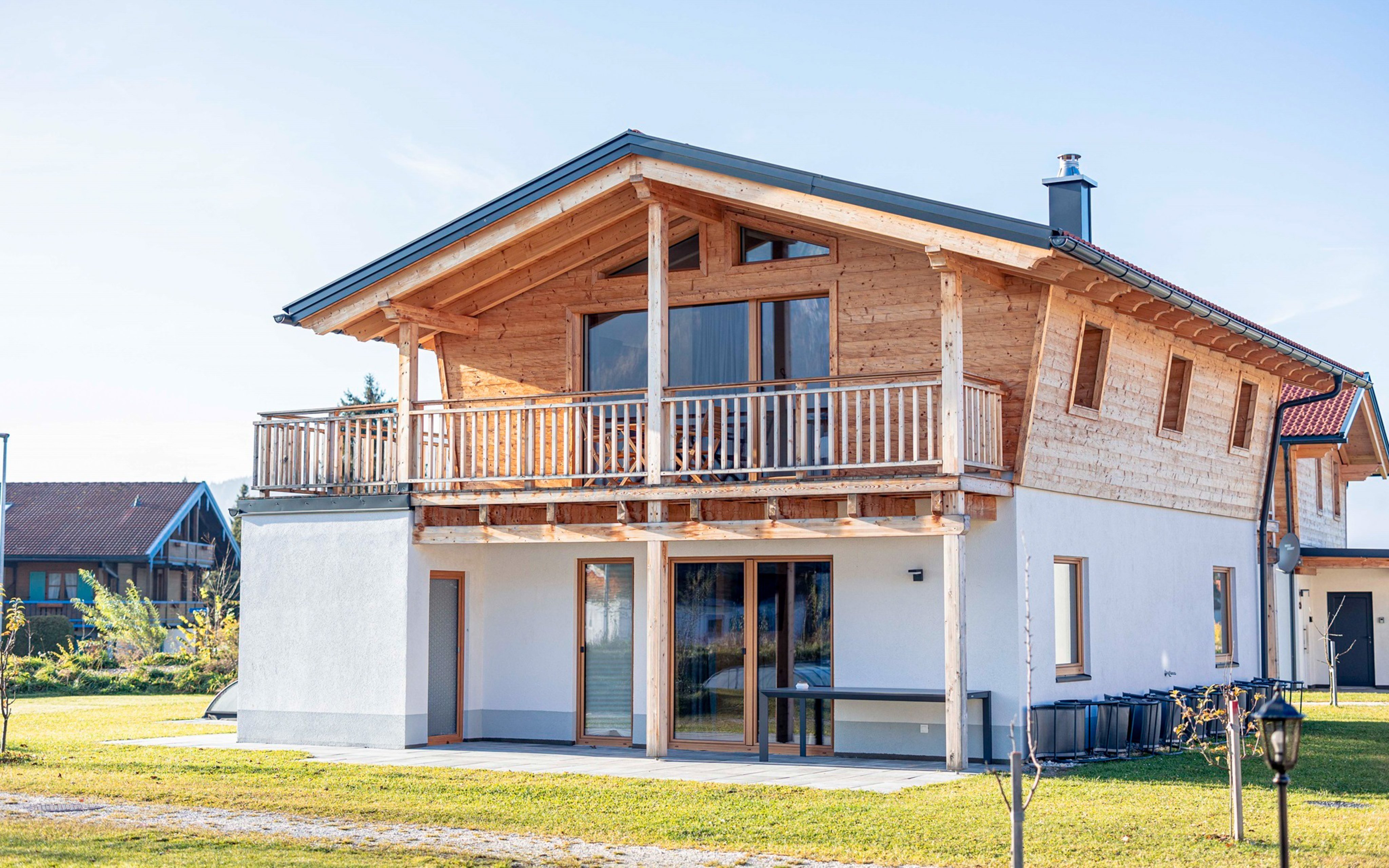 Bavorské Alpy: Pobyt v modernej chate Inzell Chalets s privátnou fínskou saunou a vonkajším bazénom + kuchyňa