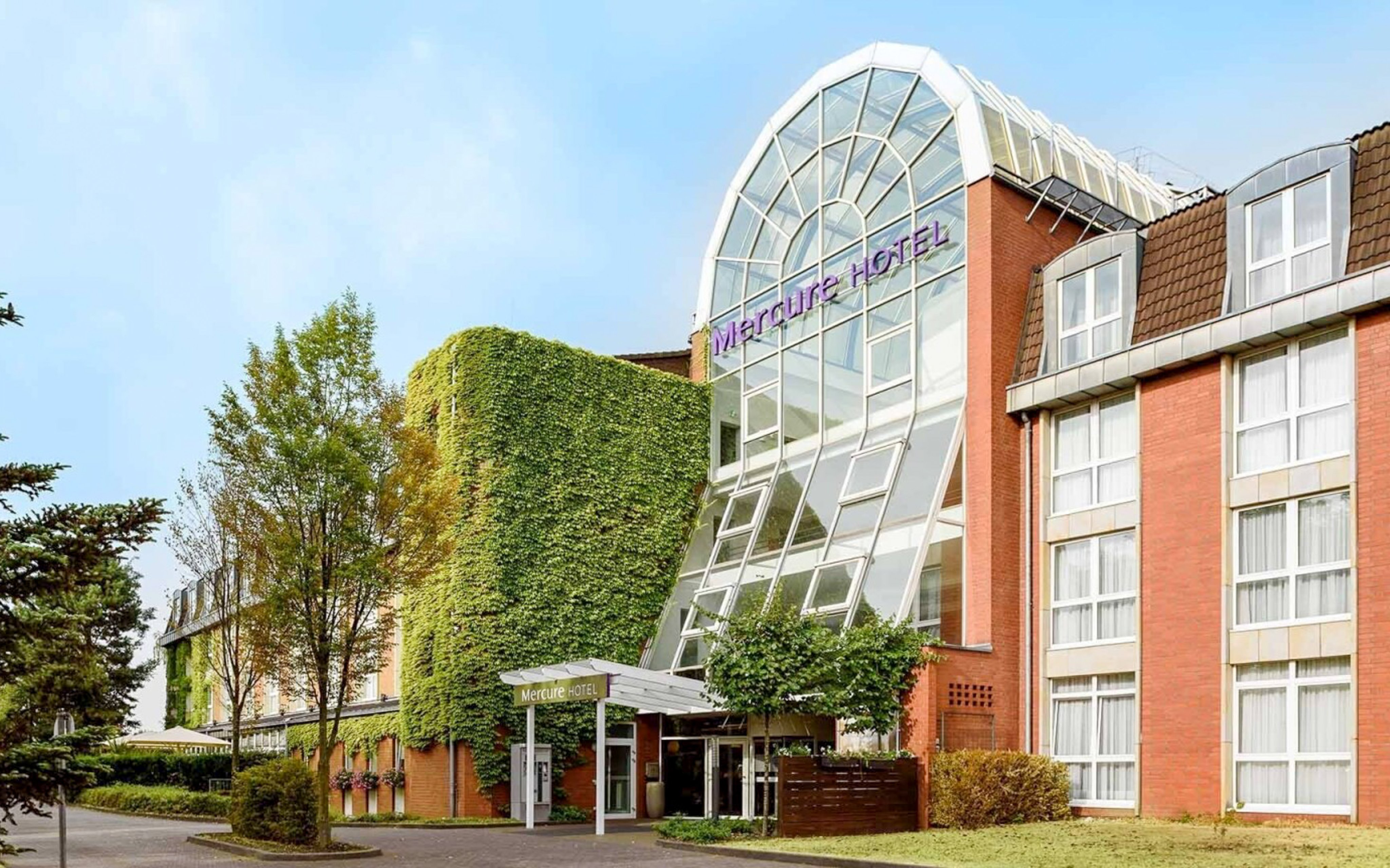 Nemecko: Dovolenka v Mercure Hoteli Düsseldorf Kaarst **** s raňajkami formou bufetu + bazén a fitness centrum