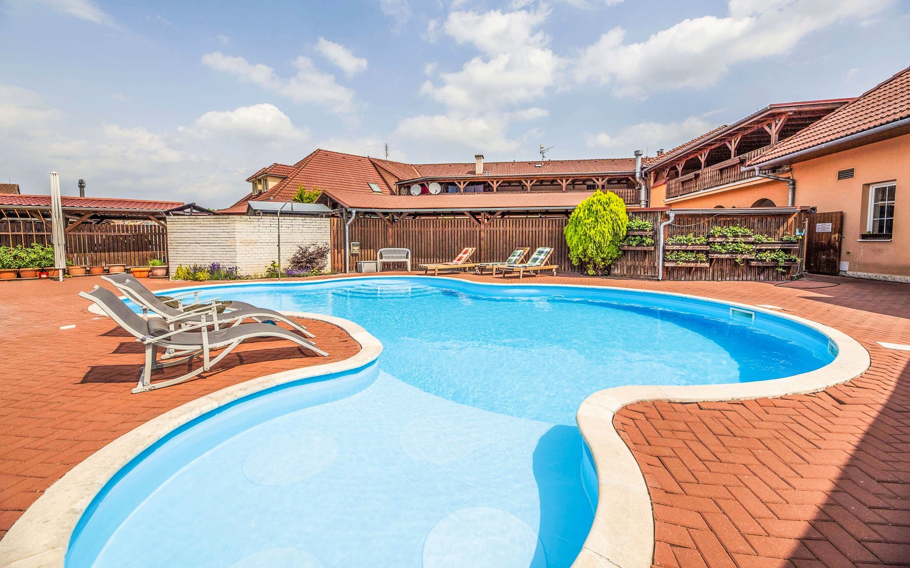 Pobyt pri Litovelskom Pomoraví a Olomouci: Hotel Aldo *** s raňajkami či polpenziou a bazénom + bowling