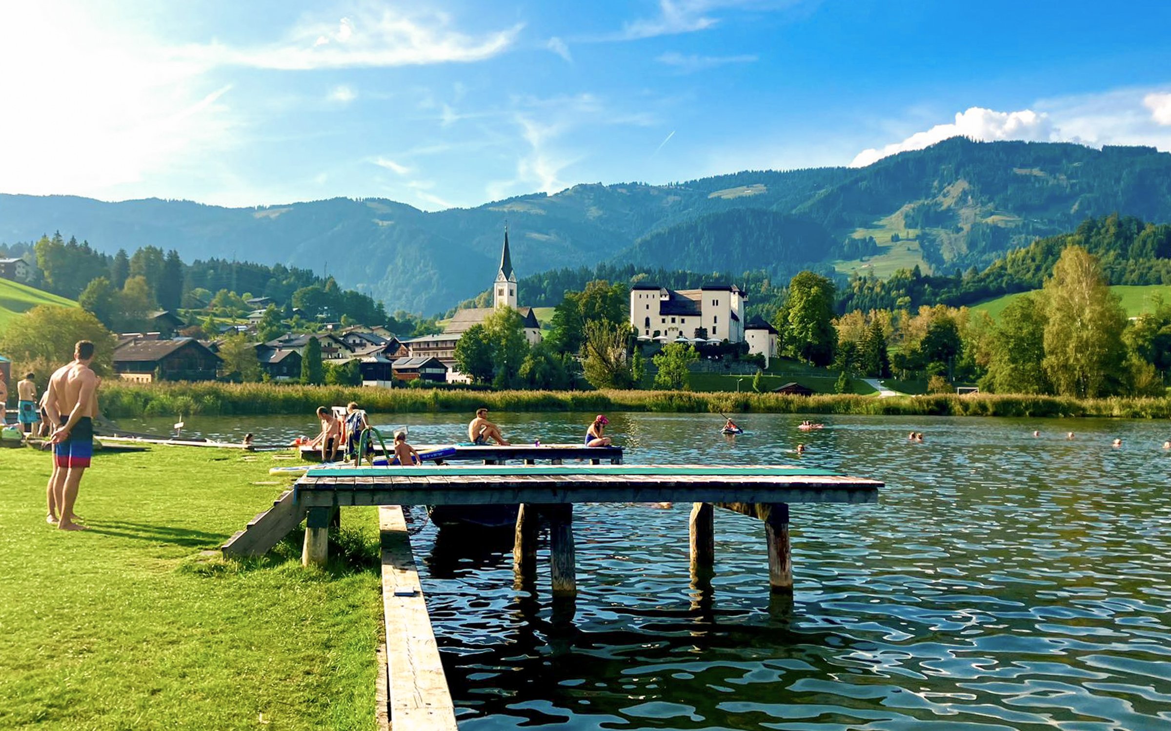 Salzbursko pri jazere a zámku: Penzión Rösslhof Goldegg s polpenziou a saunou + slovensky hovoriaci personál