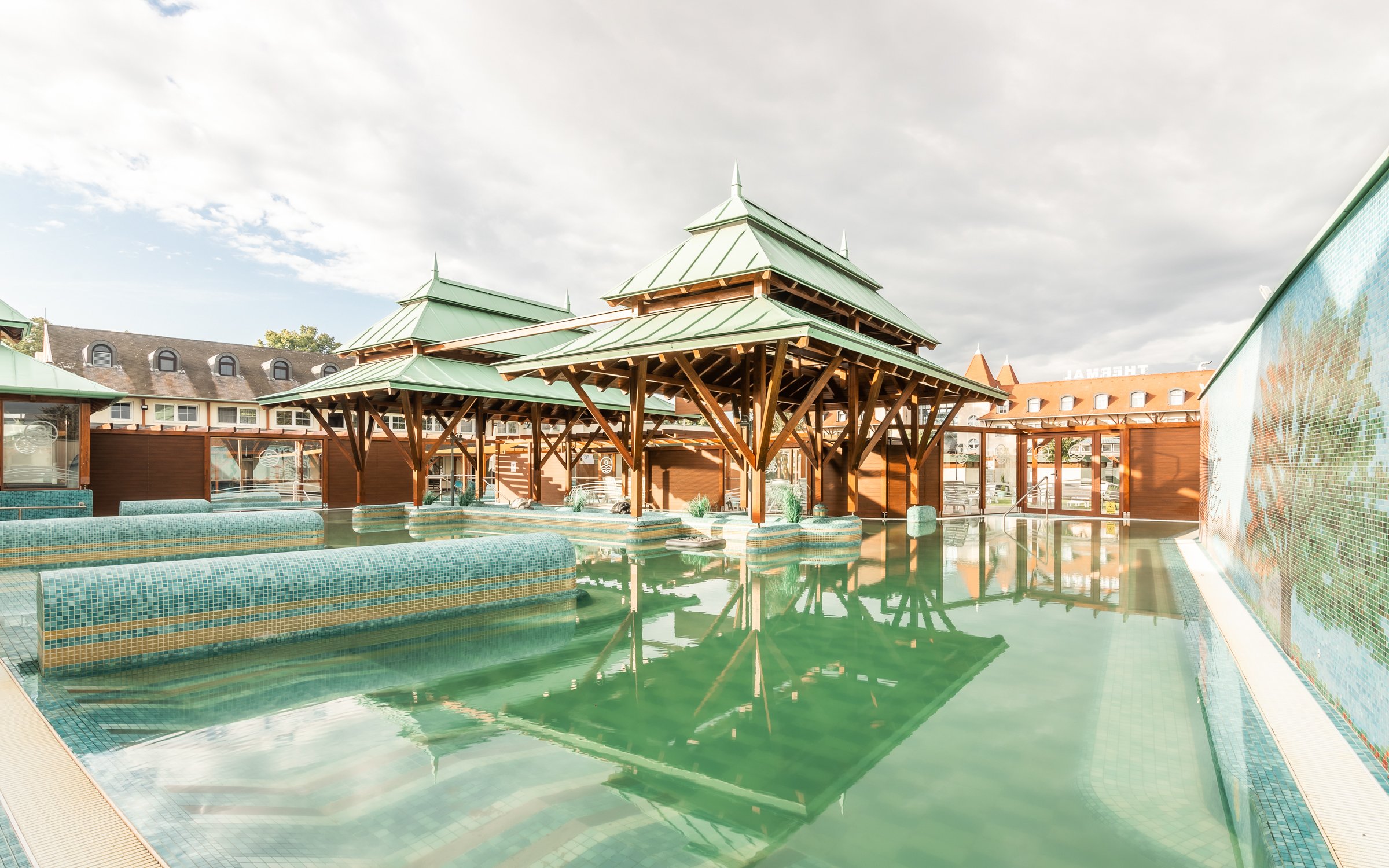 Mosonmagyaróvár: Aqua Hotel Termál *** s polpenziou a neobmedzeným vstupom do termálov + wellness a masáž