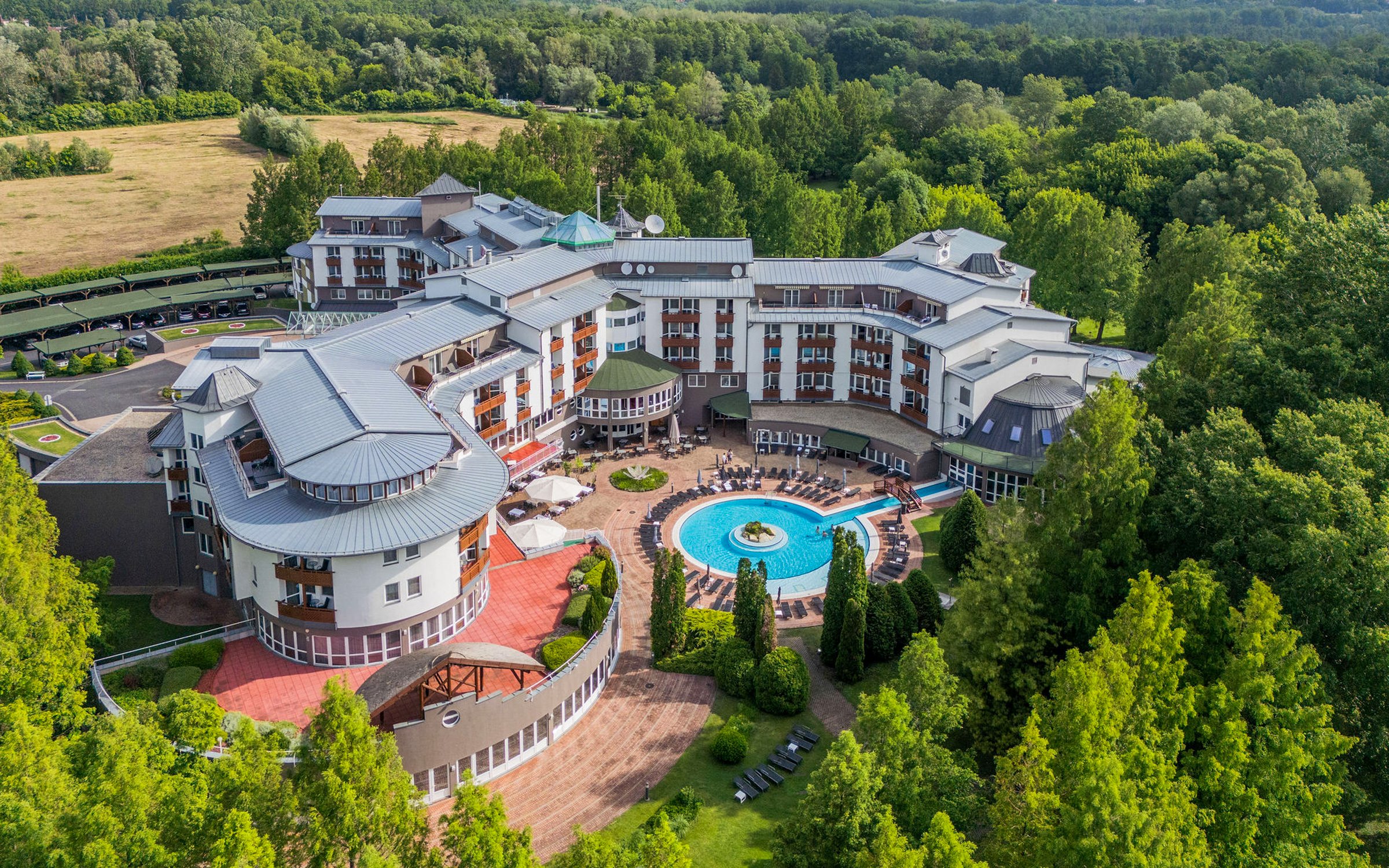 Hévíz: Luxusný pobyt v 5* Lotus Therme Hoteli & Spa s polpenziou, termálnym wellness a saunovým svetom