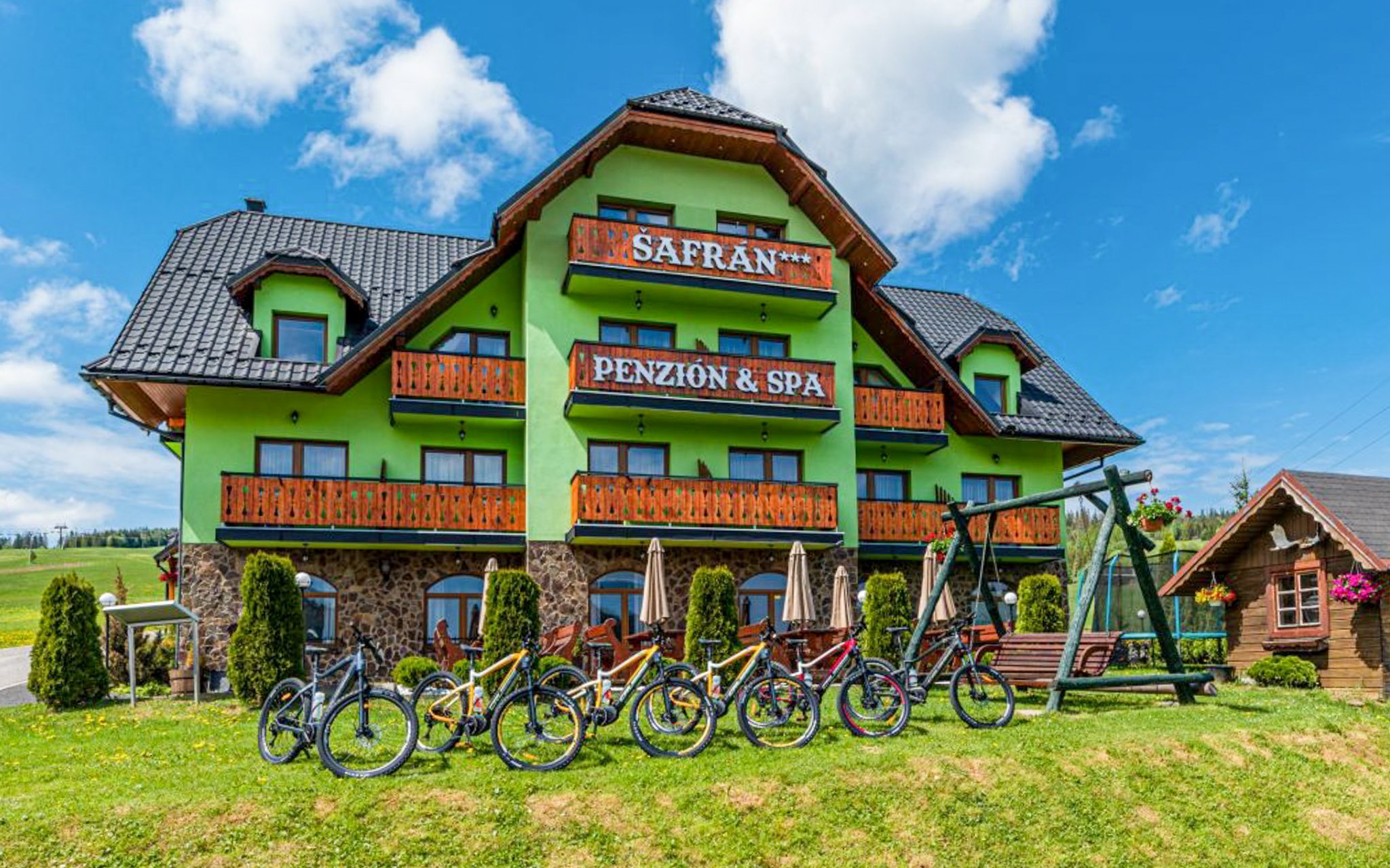 Belianske Tatry: Pobyt v útulnom Penzióne Šafrán s raňajkami a wellness (vírivka, sauny) + detské ihrisko