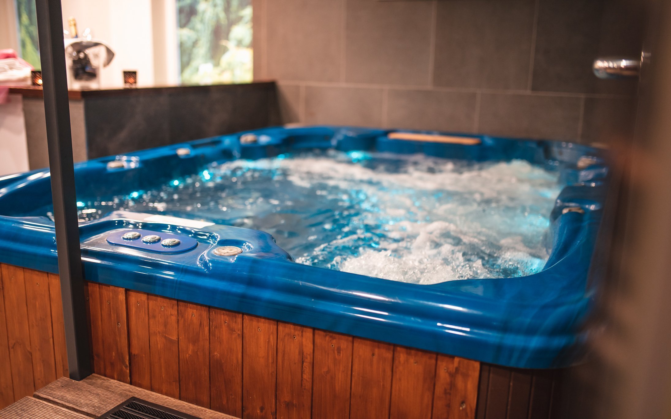 Južné Čechy blízko Třebone: Hotel Lucia *** s raňajkami a neobmedzeným wellness + darček a balíček zliav