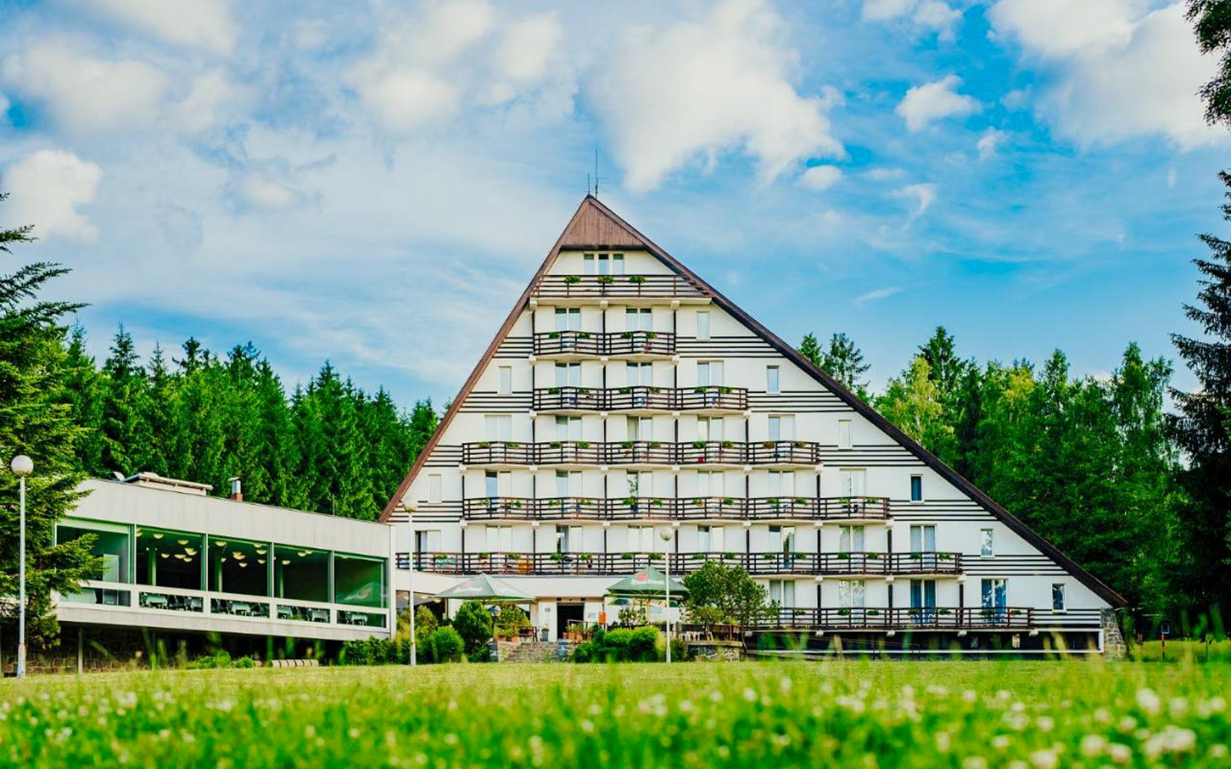 Vysočina pri CHKO Žďárské vrchy a Vysočina Aréne v Hoteli SKI **** so vstupom do wellness centra a polpenziou