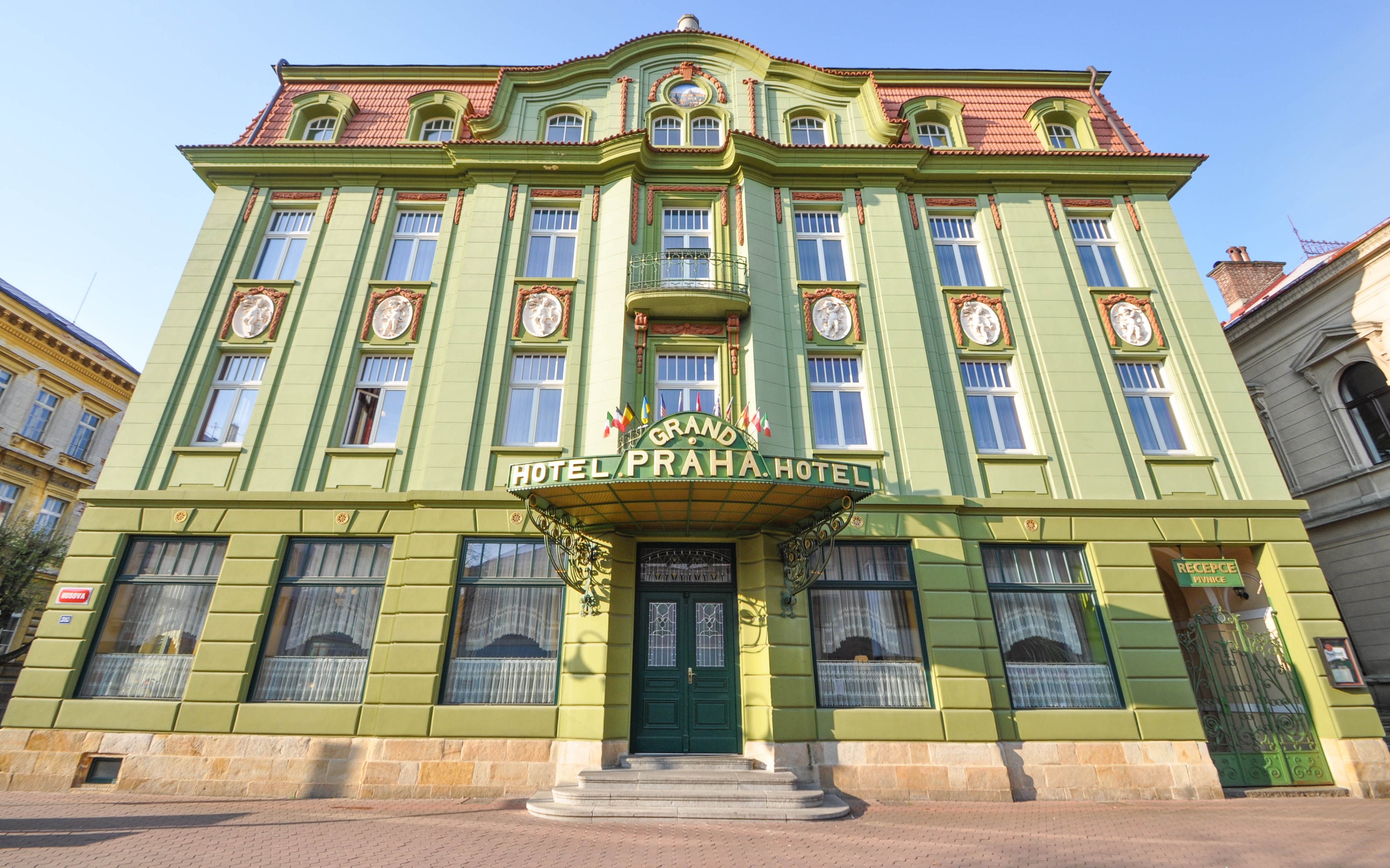 Český raj: Grand Hotel Praha **** s privátnym wellness Císařské lázně a polpenziou od talianskeho šéfkuchára