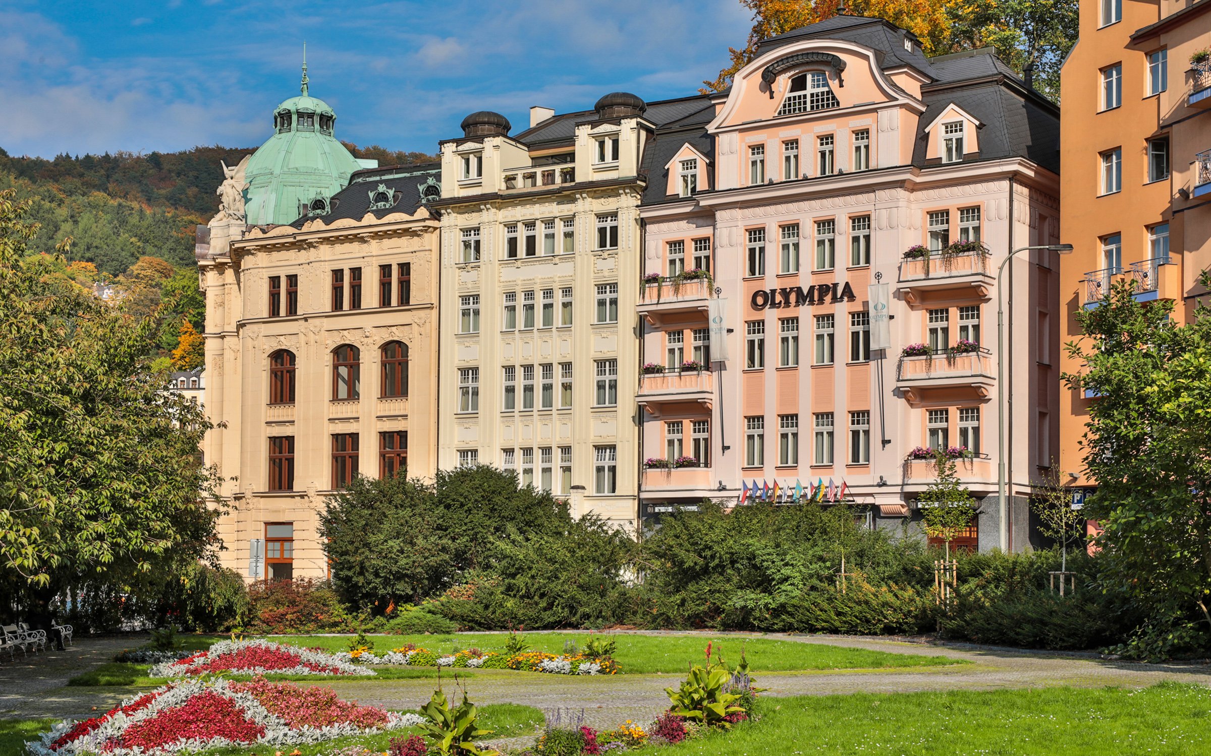 Centrum Karlových Varov pri kolonáde: Pobyt v 4* Olympia Wellness Hoteli s polpenziou, wellness a procedúrami