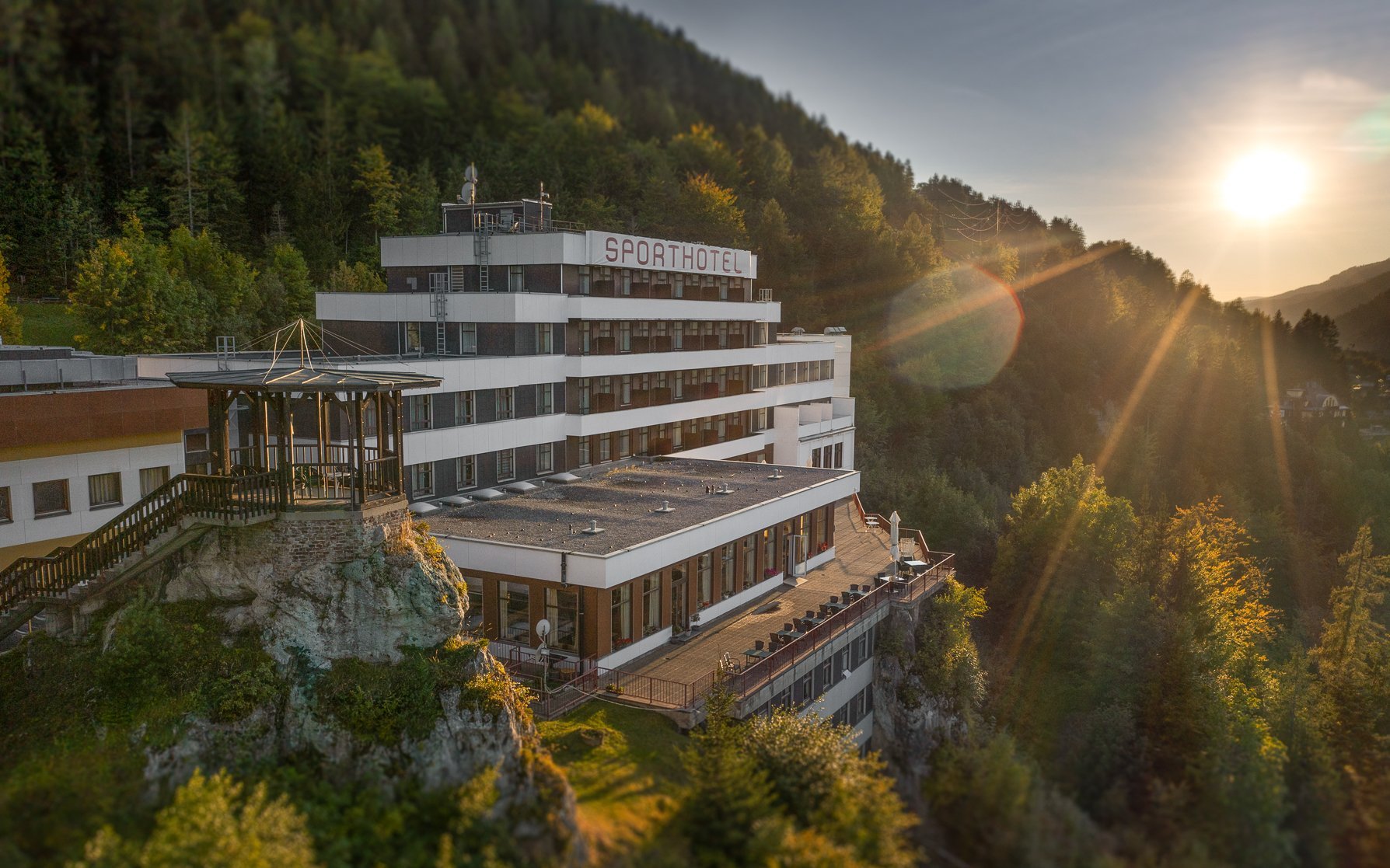 Viedenské Alpy v Sporthoteli am Semmering *** s polpenziou, neobmedzeným wellness a fitness + lanový park