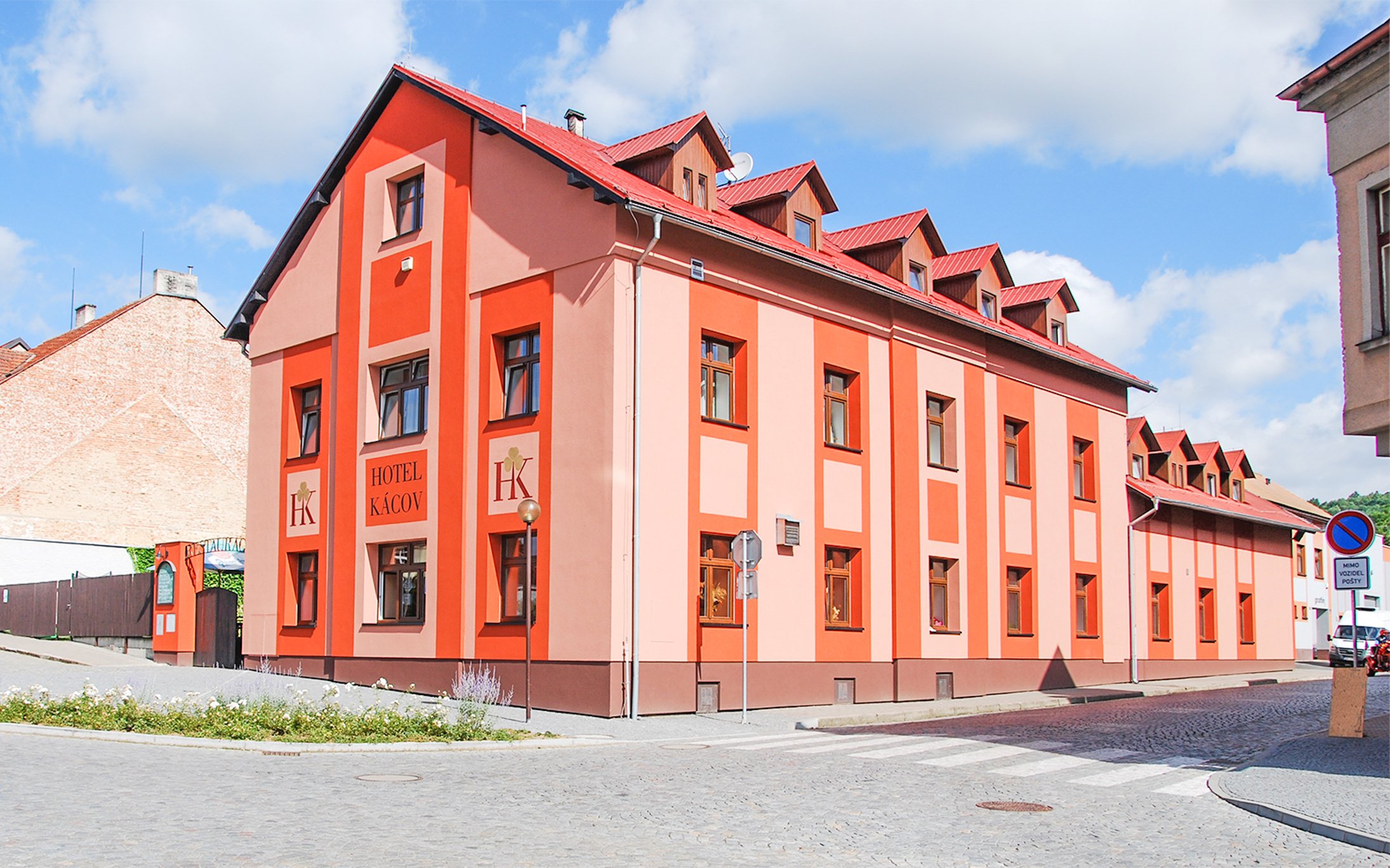 Posázaví blízko zámkov aj rozhľadní v Hoteli Kácov *** s polpenziou, neobmedzeným fitness a welcome drinkom<br/>Hotel Kácov ***, Kácov 24, Kácov 285 09, hotel@hotelkacov.cz