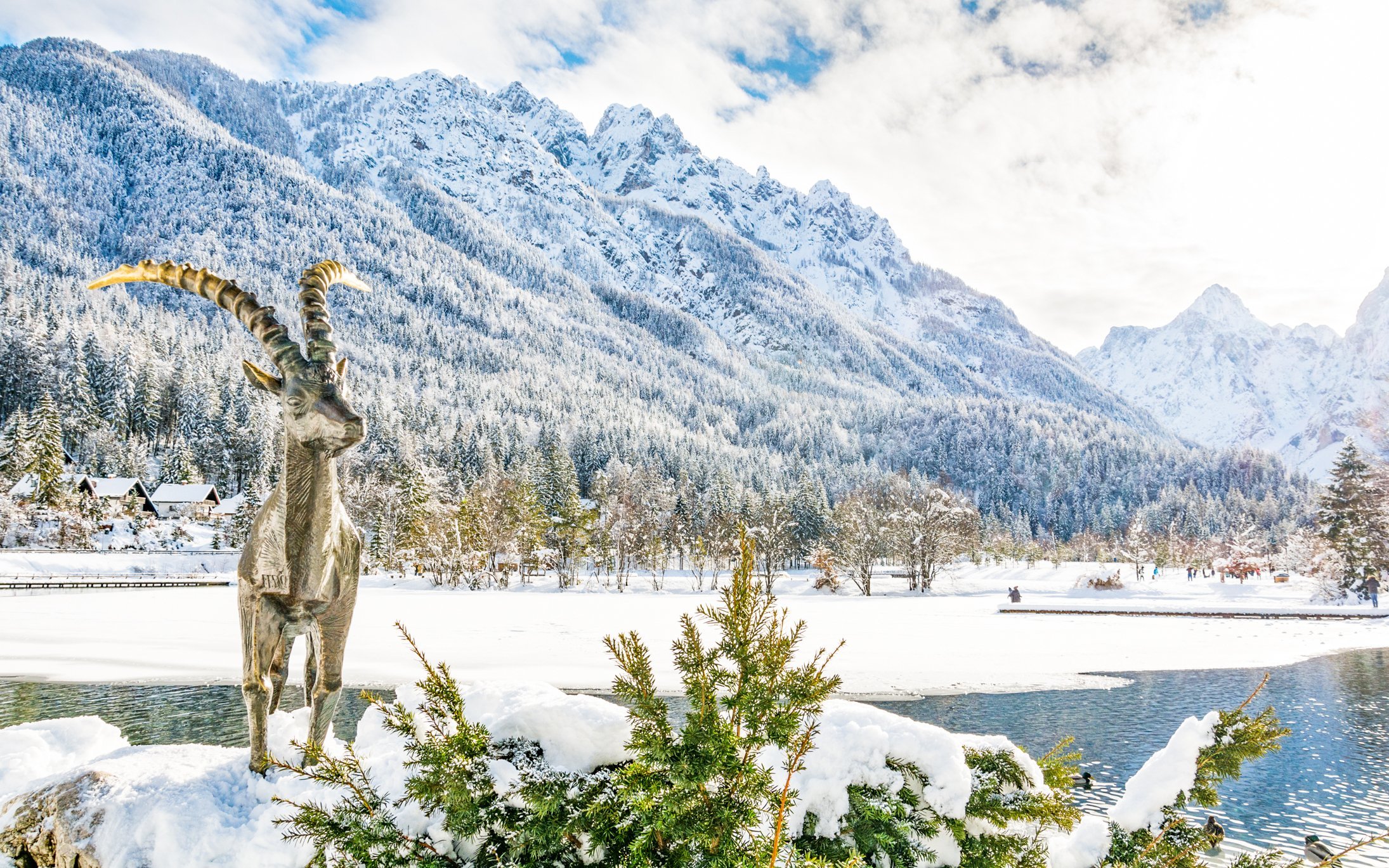 Slovinsko pri jazere Jasna a Národnom parku Triglav: Hotel Alpina *** s polpenziou a wellness + deti zdarma