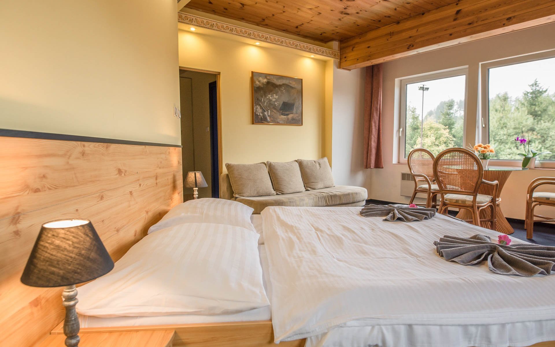 Beskydy v Hornej Bečve pri priehrade: Hotel Bečva s polpenziou a infrasaunou + stolný tenis a tenisový kurt