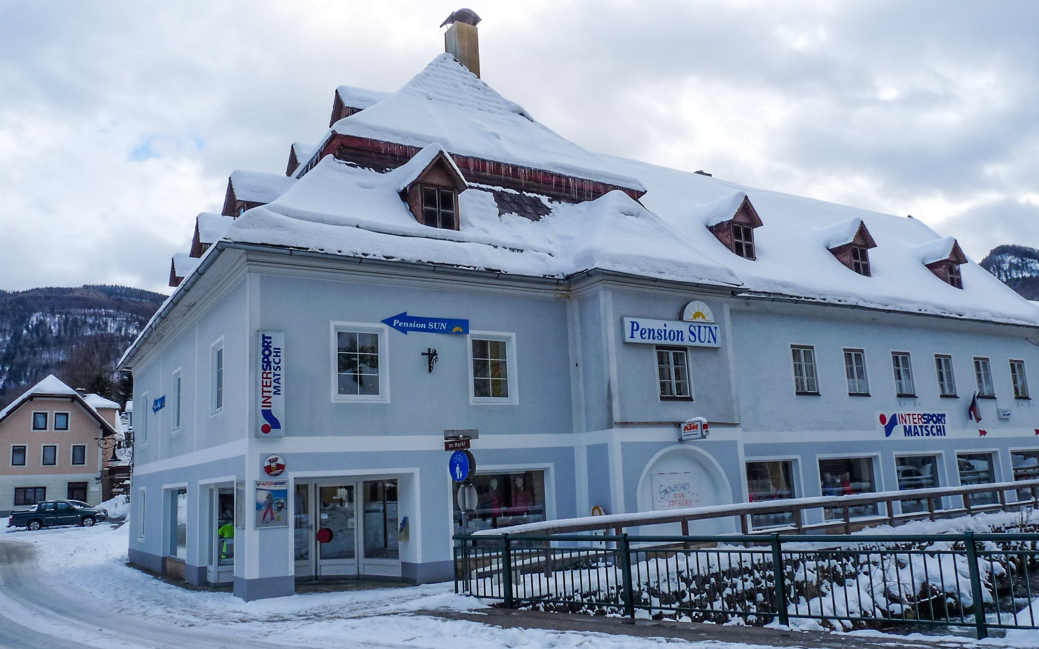 Rakúske Alpy pri Hochkare a ski areáli v českom Penzióne Sun s raňajkami formou bufetu + káva a čaj