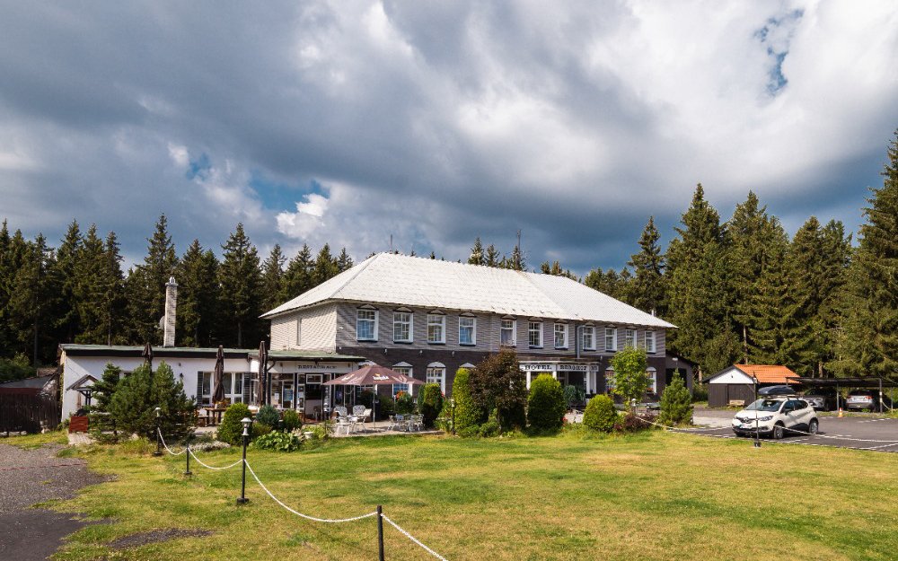 Krušné hory: Jáchymov blízko Božídarského rašeliniska v Hoteli Berghof *** s polpenziou + biliard a vyžitie<br/>Hotel Berghof ***, Jáchymov 45, Jáchymov 36301, rezervace@hotel-berghof.cz