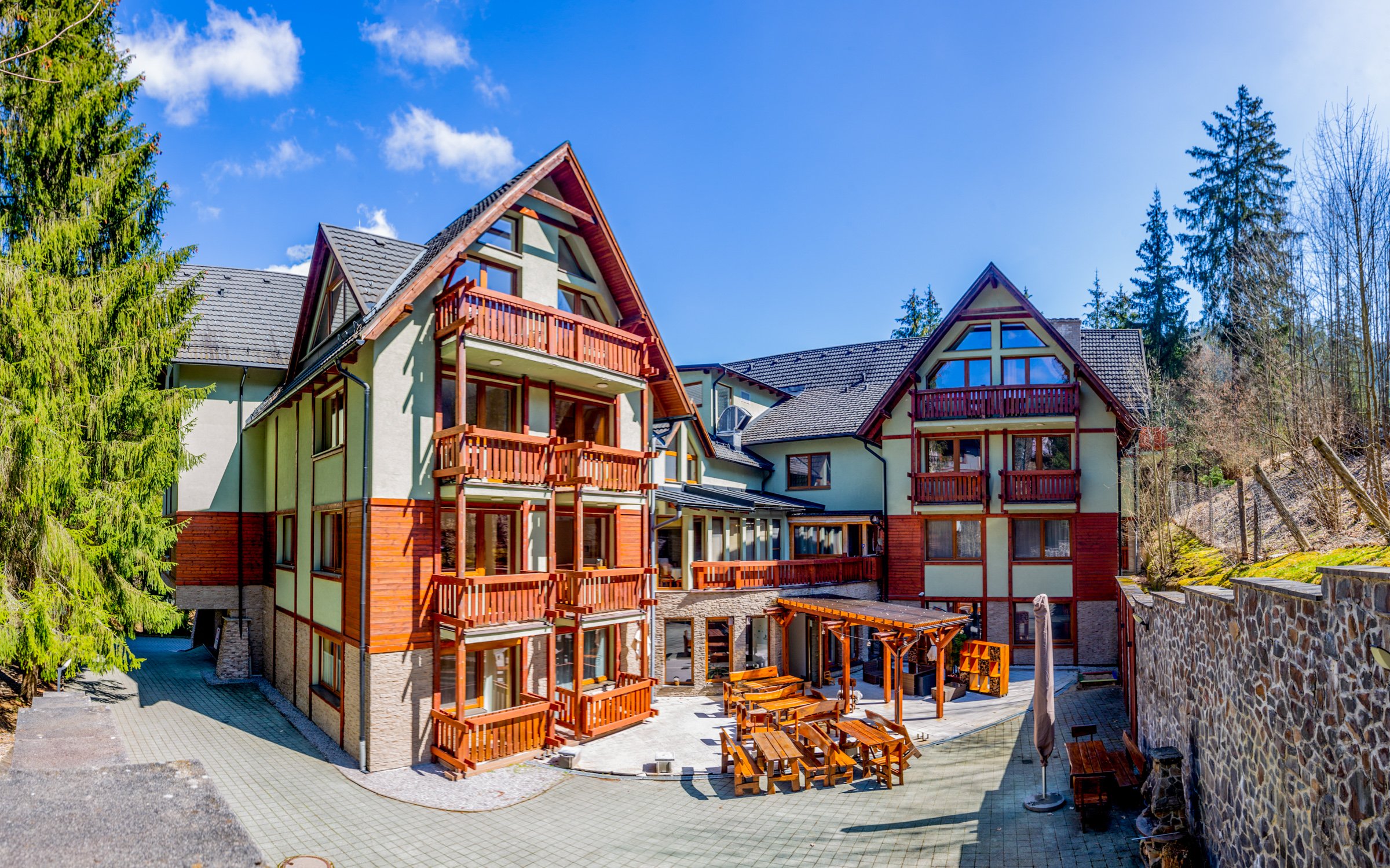NP Veľká Fatra: Ružomberok v Apartmánovom dome Fatrapark s raňajkami, welcome drinkom a kávou + zľava na masáž