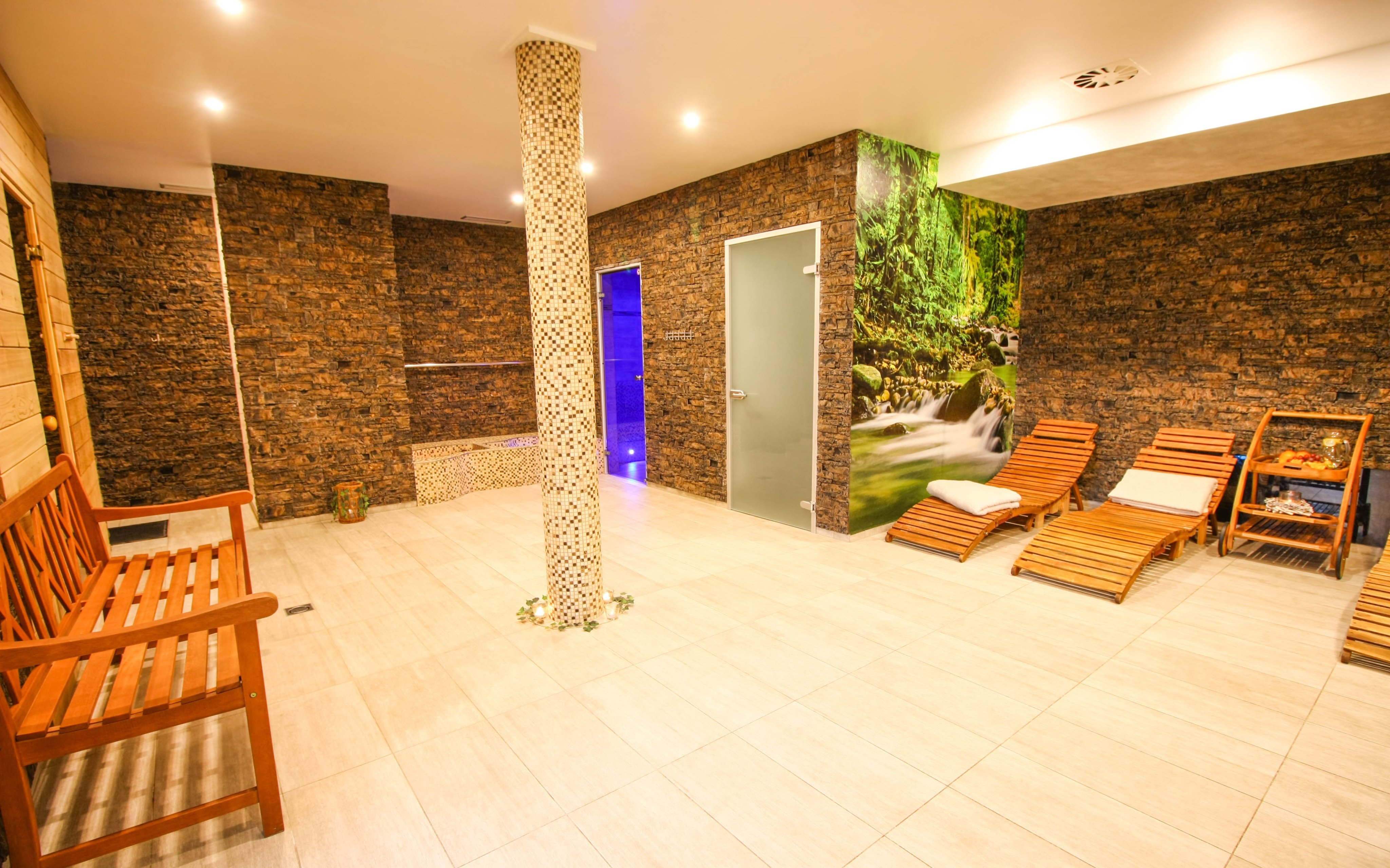 Nízky Jeseník pri zjazdovke v Relax Pensione Schönwald *** s polpenziou a vstupom do wellness so saunami