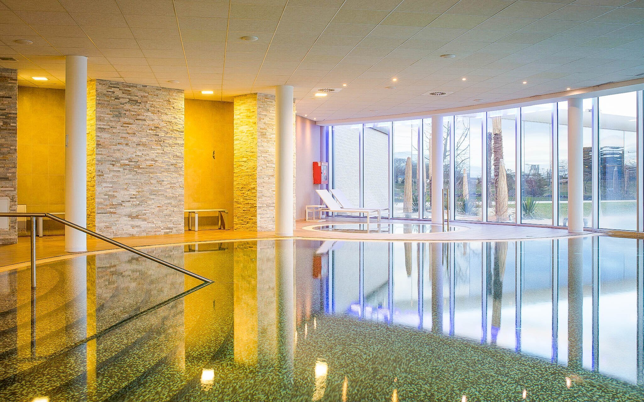 Maďarsko: MJUS Resort & Thermal Park **** s vlastnými termálmi (1 800 m²), wellness a saunami + polpenzia