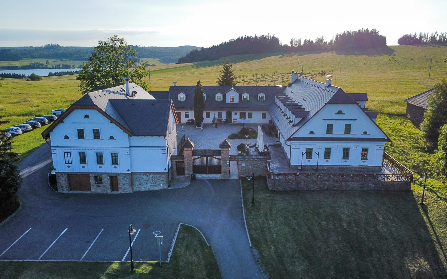 Jeseníky: Pobyt len 1 km od priehrady v Centre Slezská Harta *** s raňajkami/polpenziou + možnosť wellness