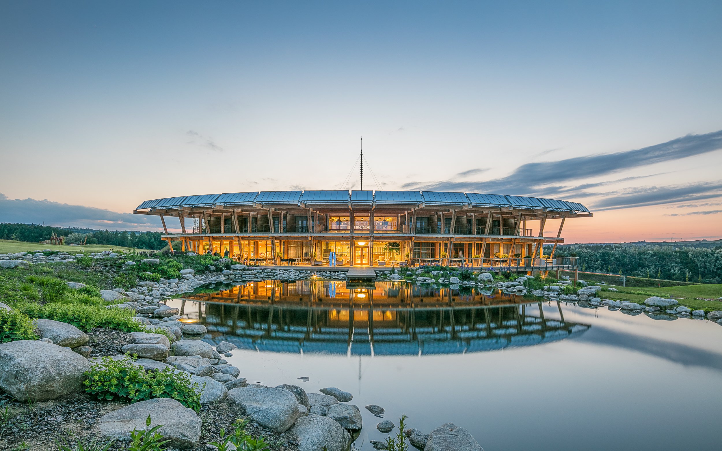 Posázaví štýlovo v Panorama Golf Resorte **** s raňajkami + neobmedzené wellness (bazén, vírivka aj sauny)