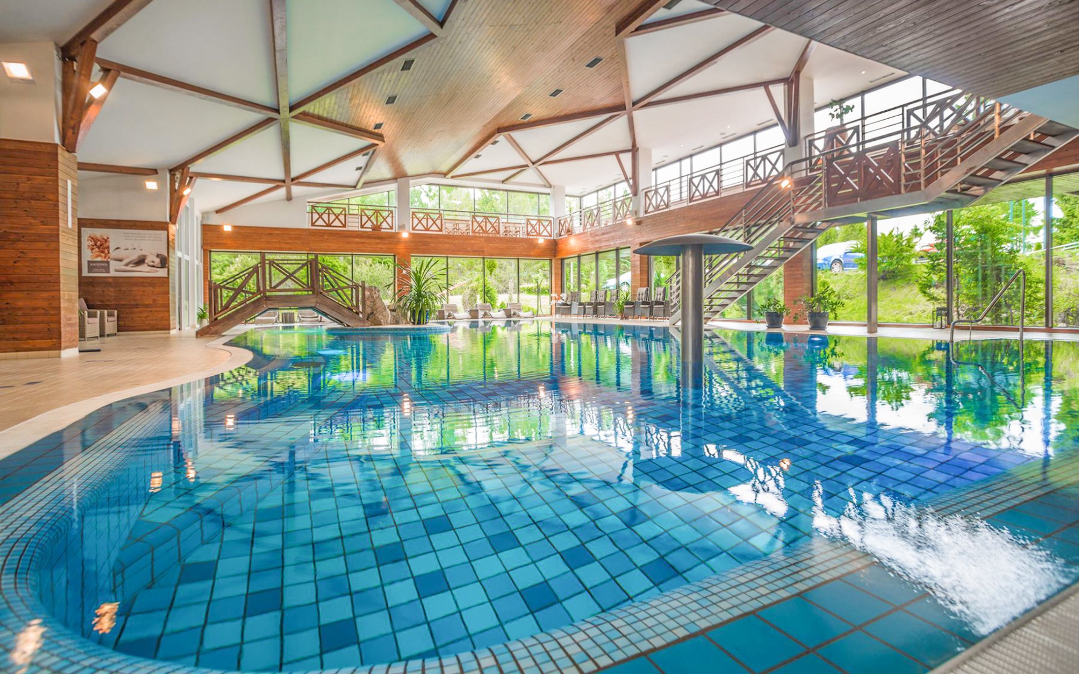 Relax pod Tatrami vo Wellness Hoteli Kontakt **** s polpenziou a neobmedzeným vstupom k bazénom a do wellness