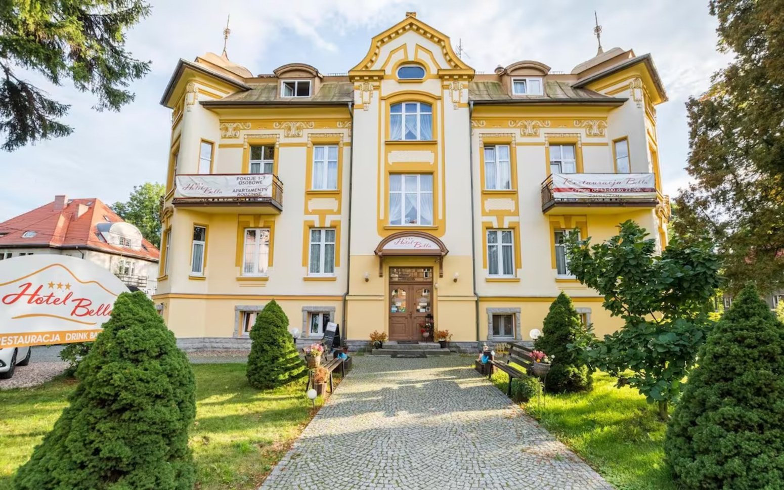 Poľsko: Jelenia Hora v Hoteli Bella *** s polpenziou, vstupenkou do Cieplických termálnych kúpeľov a masážou
