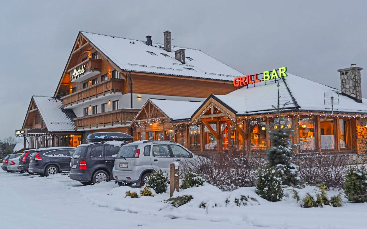 Poľsko v Polanica Zdroj: Hotel Alpejski *** s raňajkami/polpenziou, bazénom a saunou
