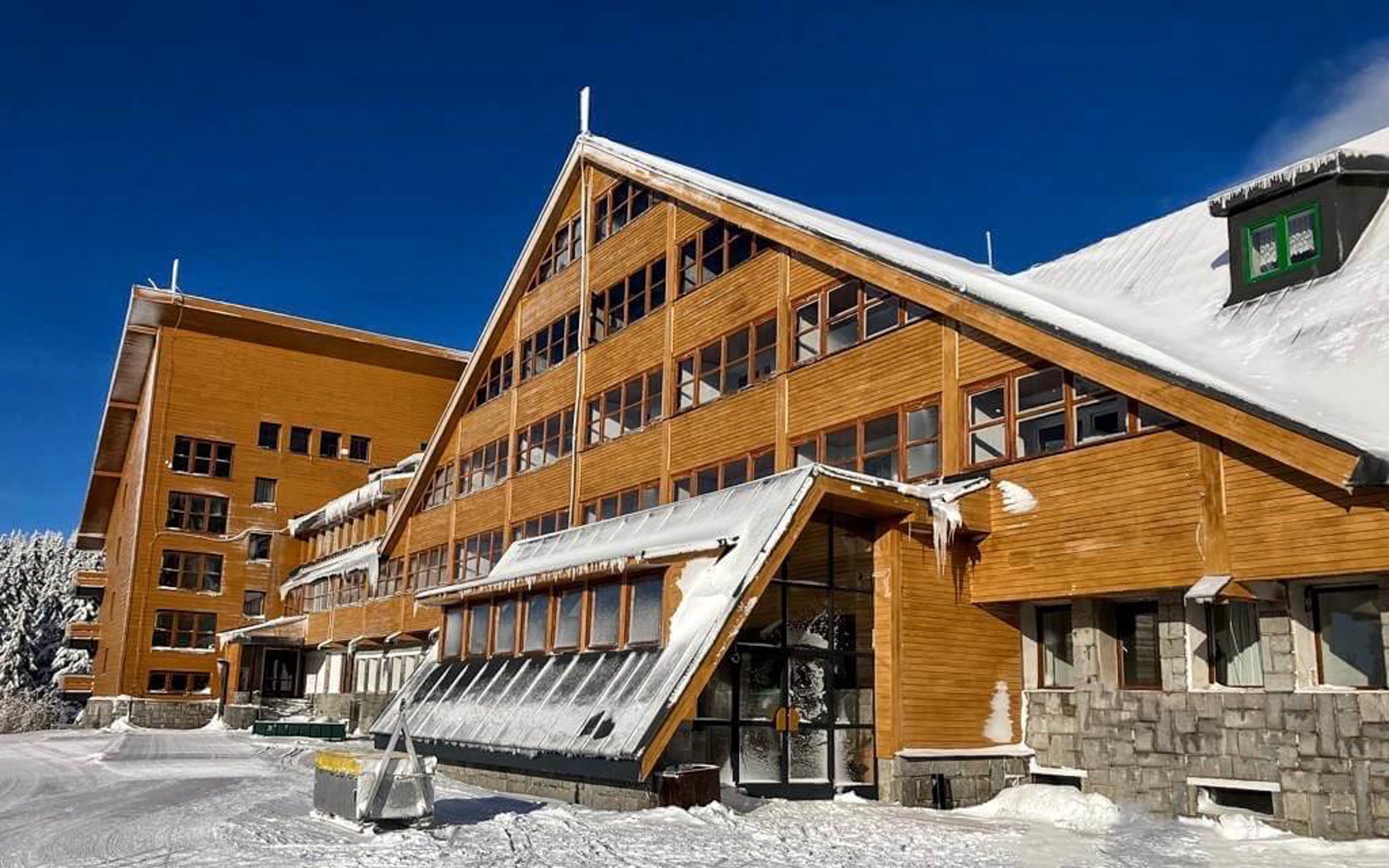 Jeseníky 2,5 km od Pradědu: Hotel Petrovy Kameny **** s raňajkami/polpenziou a wellness s vírivkou a 3 saunami