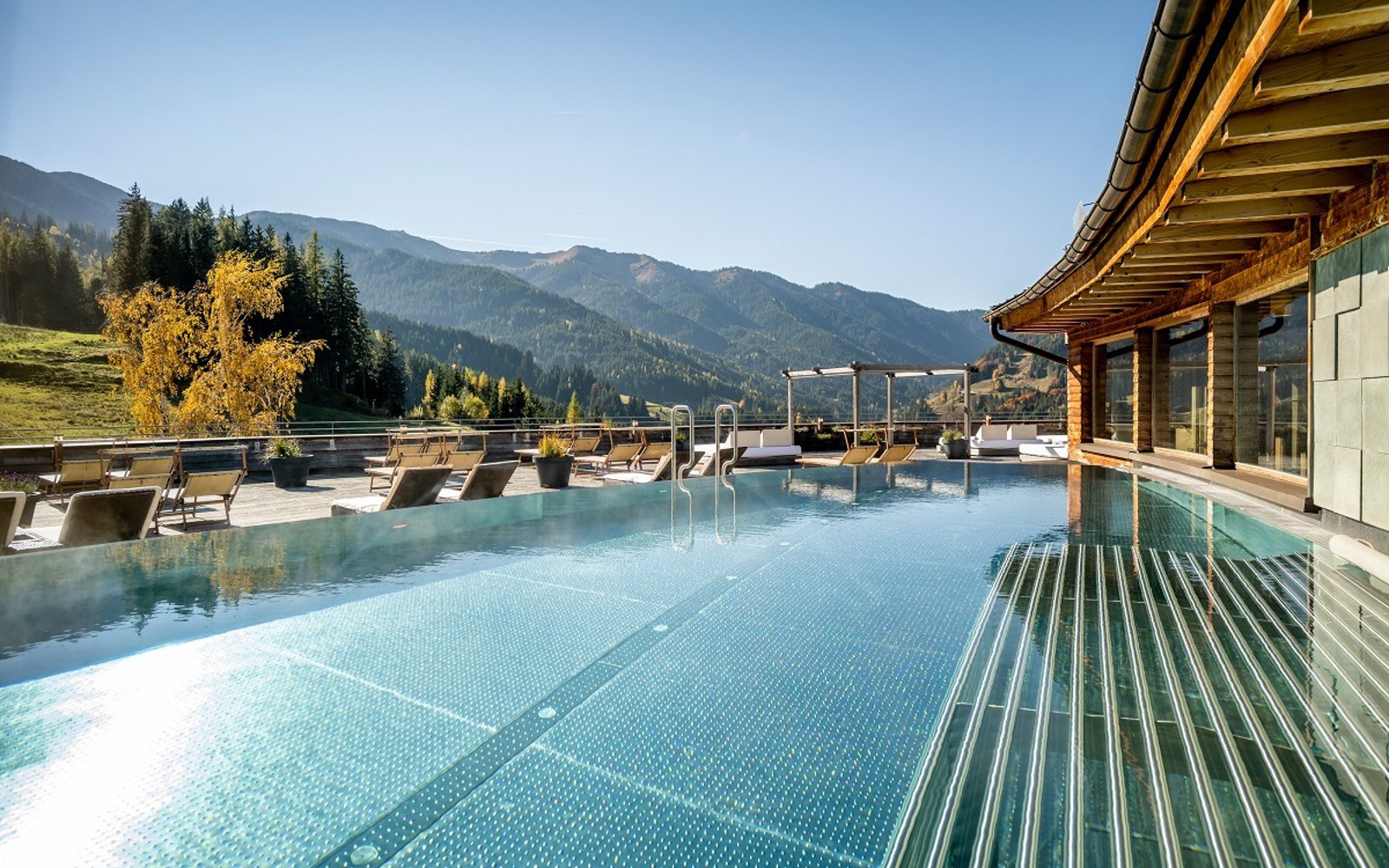 Salzbursko: Holzhotel Forsthofalm **** s BIO polpenziou a neobmedzeným wellness + panoramatický bazén a sauny