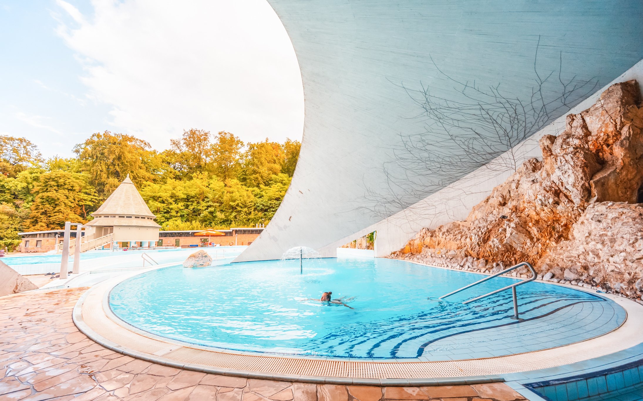 Miskolc pri jaskynných kúpeľoch Miskolctapolca, zámku a zoo: Park Hotel *** s polpenziou + wellness a ihrisko