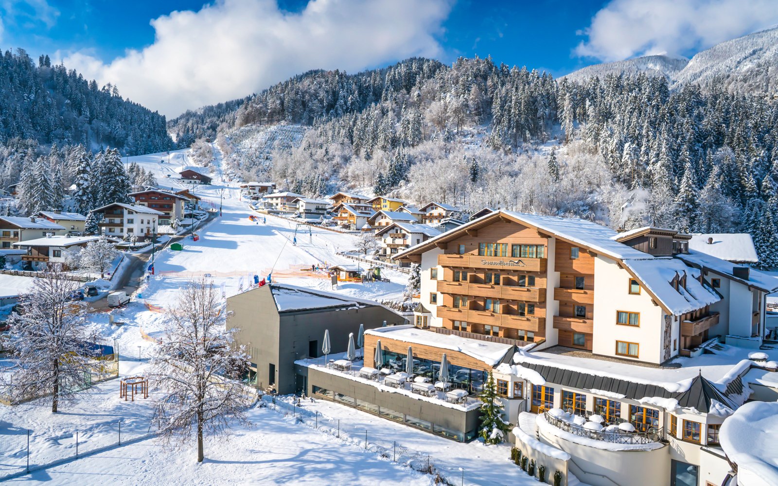 Tirolsko v Hoteli Schwarzbrunn Tirol **** s all inclusive stravou a nápojmi a neobmedzeným wellness (3 000 m²)