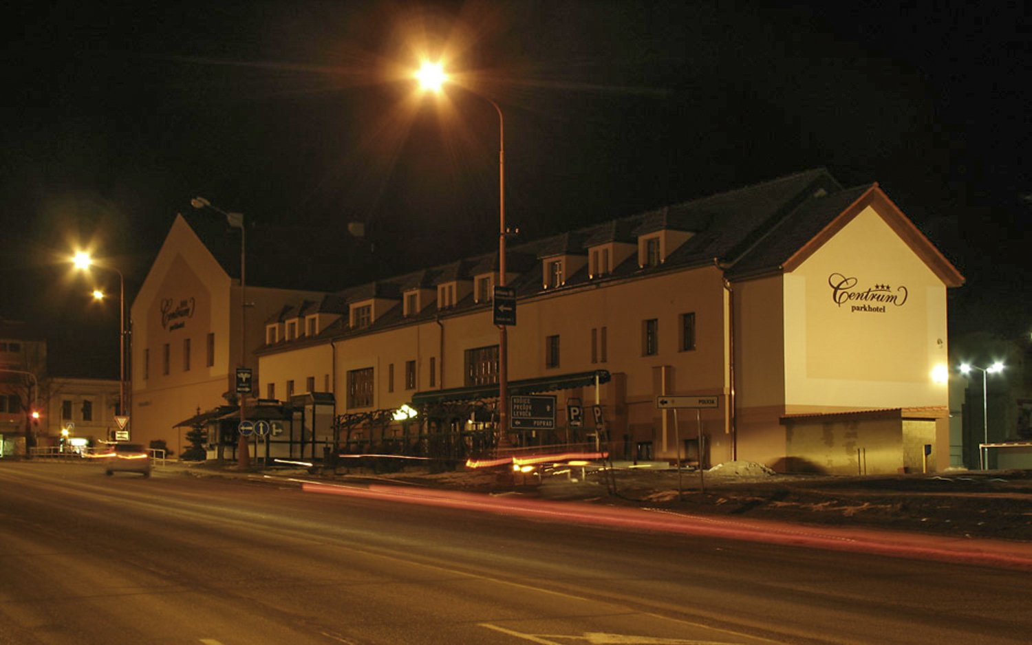 Slovenský raj: Parkhotel Centrum *** s raňajkami, zľavou do Thermalparku Vrbov a neobmedzeným fitness centrom