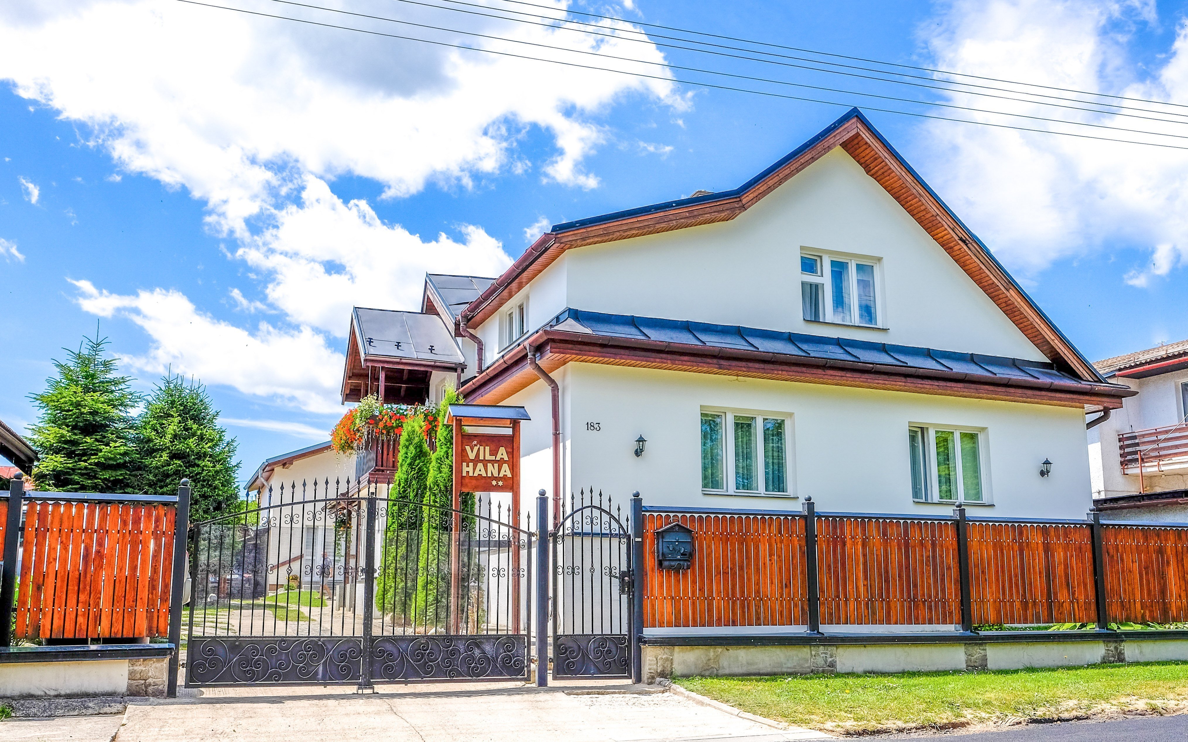 Vysoké Tatry vo Vile Hana s raňajkami či polpenziou, welcome drinkom a zľavou do aquaparku <br/>Vila Hana, Školská 183, Nová Lesná  059 86 , vilahana183@gmail.com