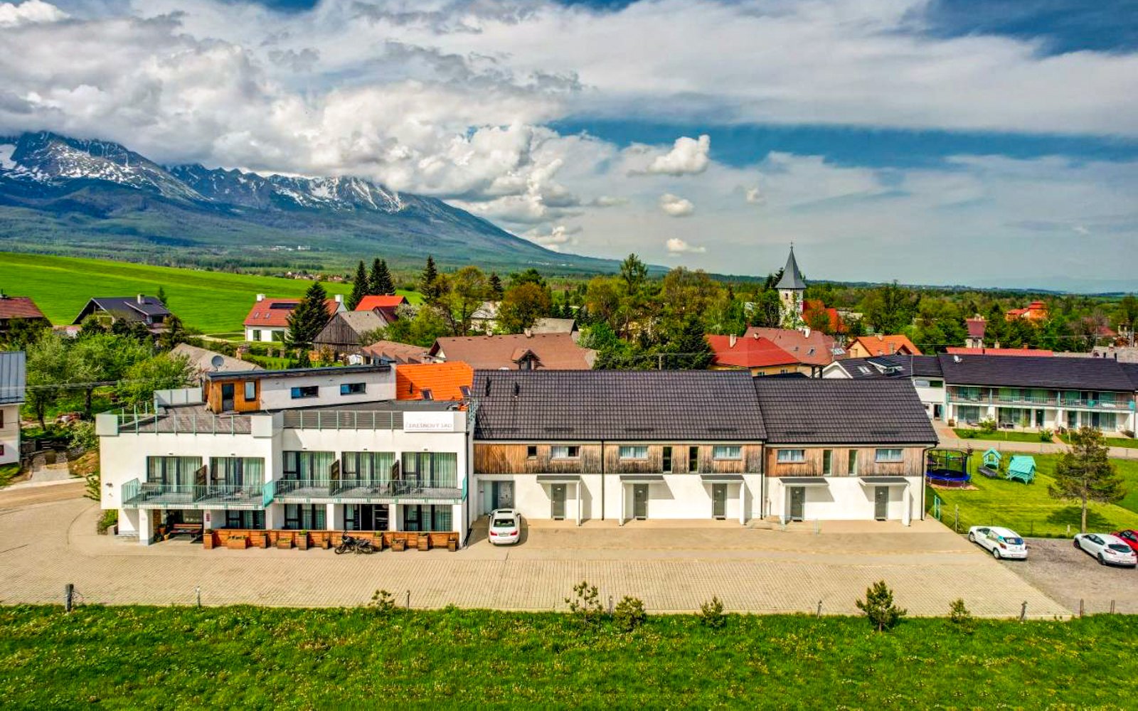 Vysoké Tatry v Penzióne Čerešňový sad s raňajkami a wellness + zapožičanie športového vybavenia a bohaté zľavy<br/>Apartmány Čerešňový sad, Mengusovce 91, Mengusovce 059 36, rezervacie@ceresnovysad.sk