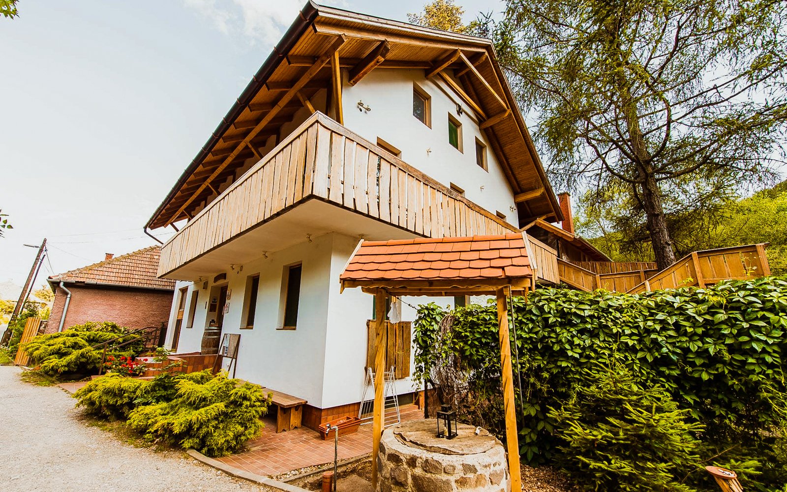 Pobyt pri Egeri v Öko-Park Panzió *** Szarvaskő s polpenziou, degustáciou vína a zľavou na vstup do kúpeľov