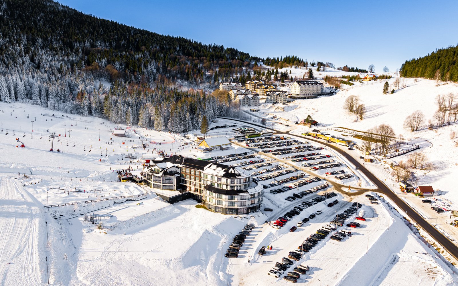 Poľsko v lyžiarskom stredisku: Králický Sněžník v Czarna Perła Sun&Snow s raňajkami a wellness (bazény, sauna)