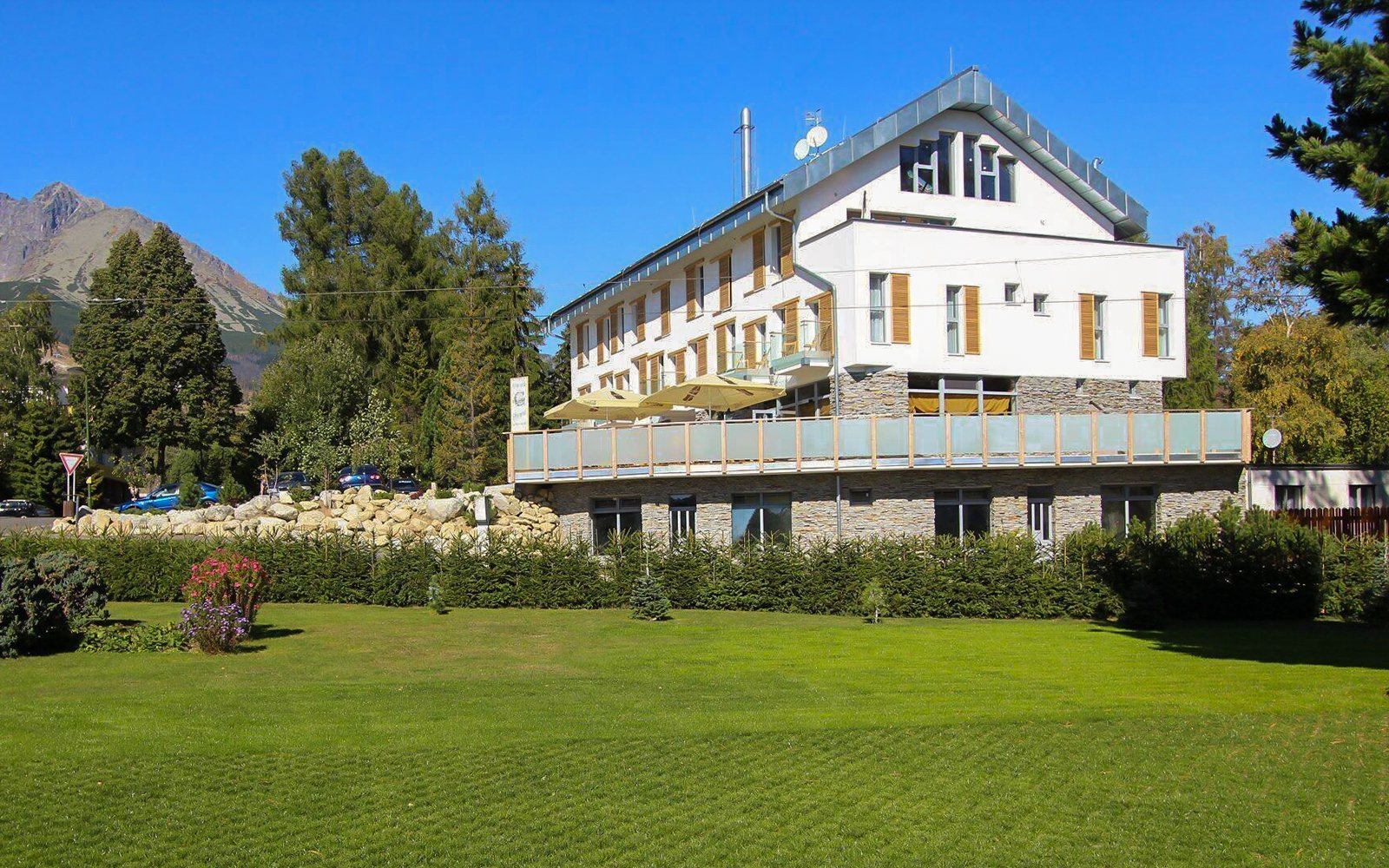 Vysoké Tatry pod Lomnickým štítom: Apartmány Belveder s raňajkami či polpenziou, wellness a pivnou degustáciou<br/>Apartmány Belveder, Tatranská Lomnica 14674, Tatranská Lomnica 059 60, info@apartmanybelveder.sk