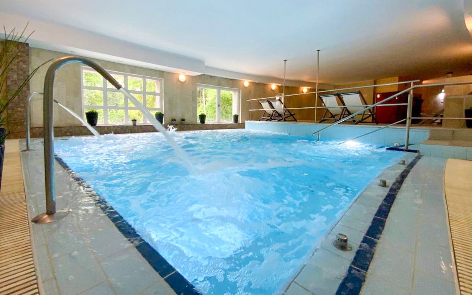 Miskolc len 450 m od termálov: 4* Bástya Konferencia és Wellness Hotel s polpenziou + bazény, vírivky, sauny