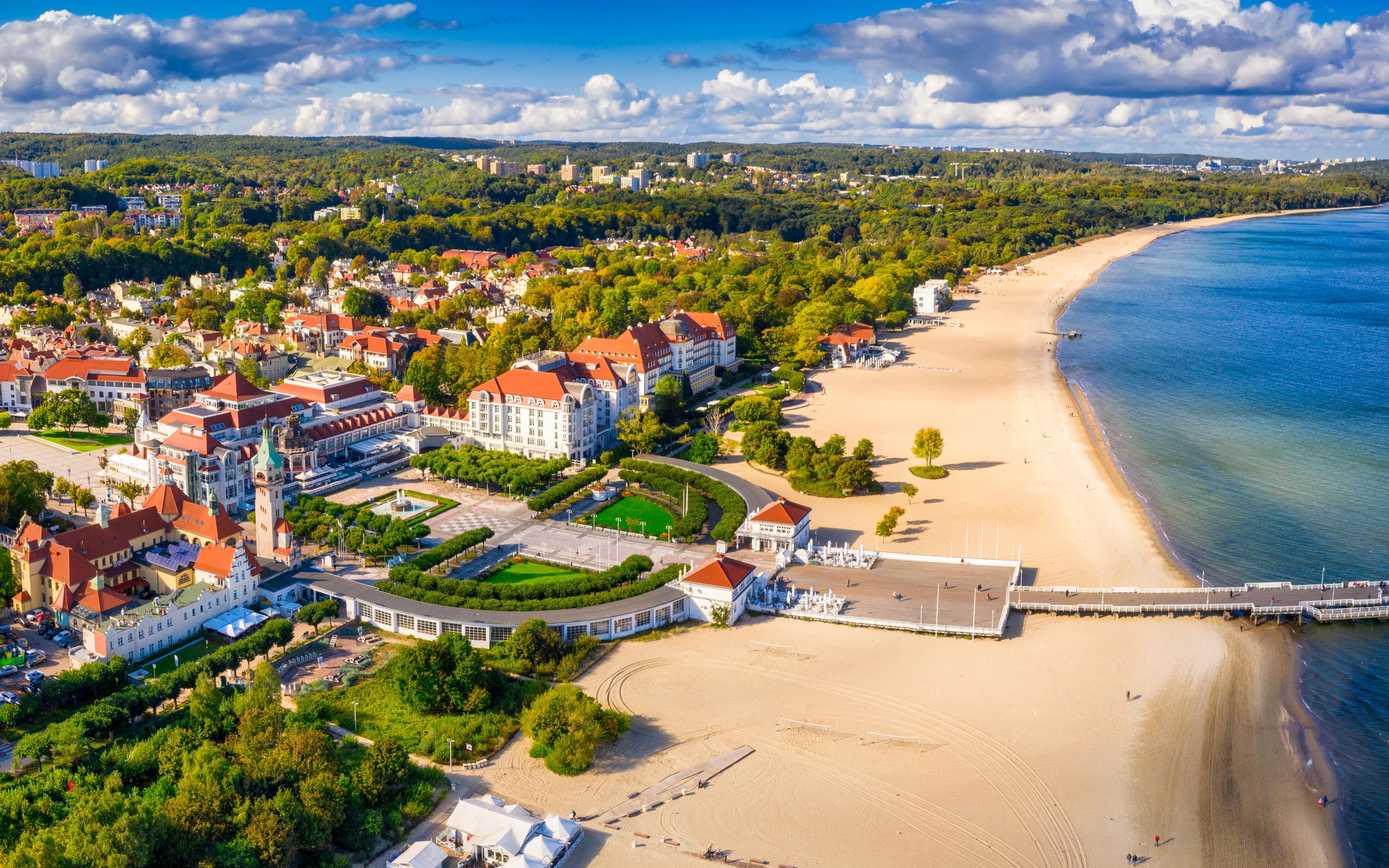 Poľské Trojmestie: Sopot vedľa aquaparku a len 300 m od pláže v Hoteli Aqua House s raňajkami + bohaté vyžitie<br/>Hotel Aqua House, Zamkowa góra 21, Sopot 81-713, rezerwacje@aquahouse.pl