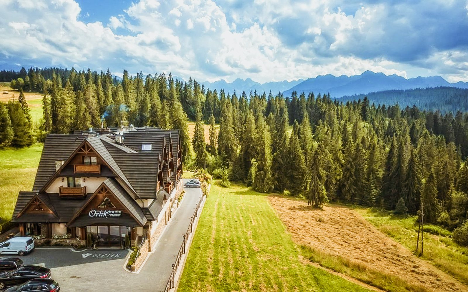 Poľské Tatry blízko termálov v Penzióne Orlik s raňajkami, wellness, vyhrievaným bazénom, animáciami + táborák