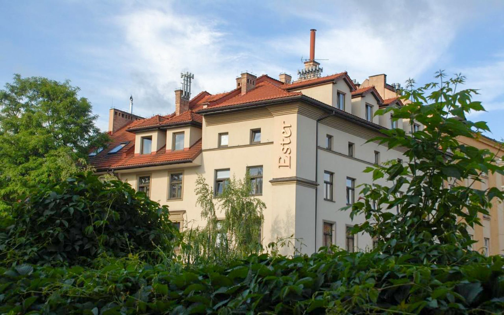 Krakov: Židovská štvrť Kazimierz v štýlovom Hoteli Ester **** s raňajkami alebo polpenziou a vstupom do sauny