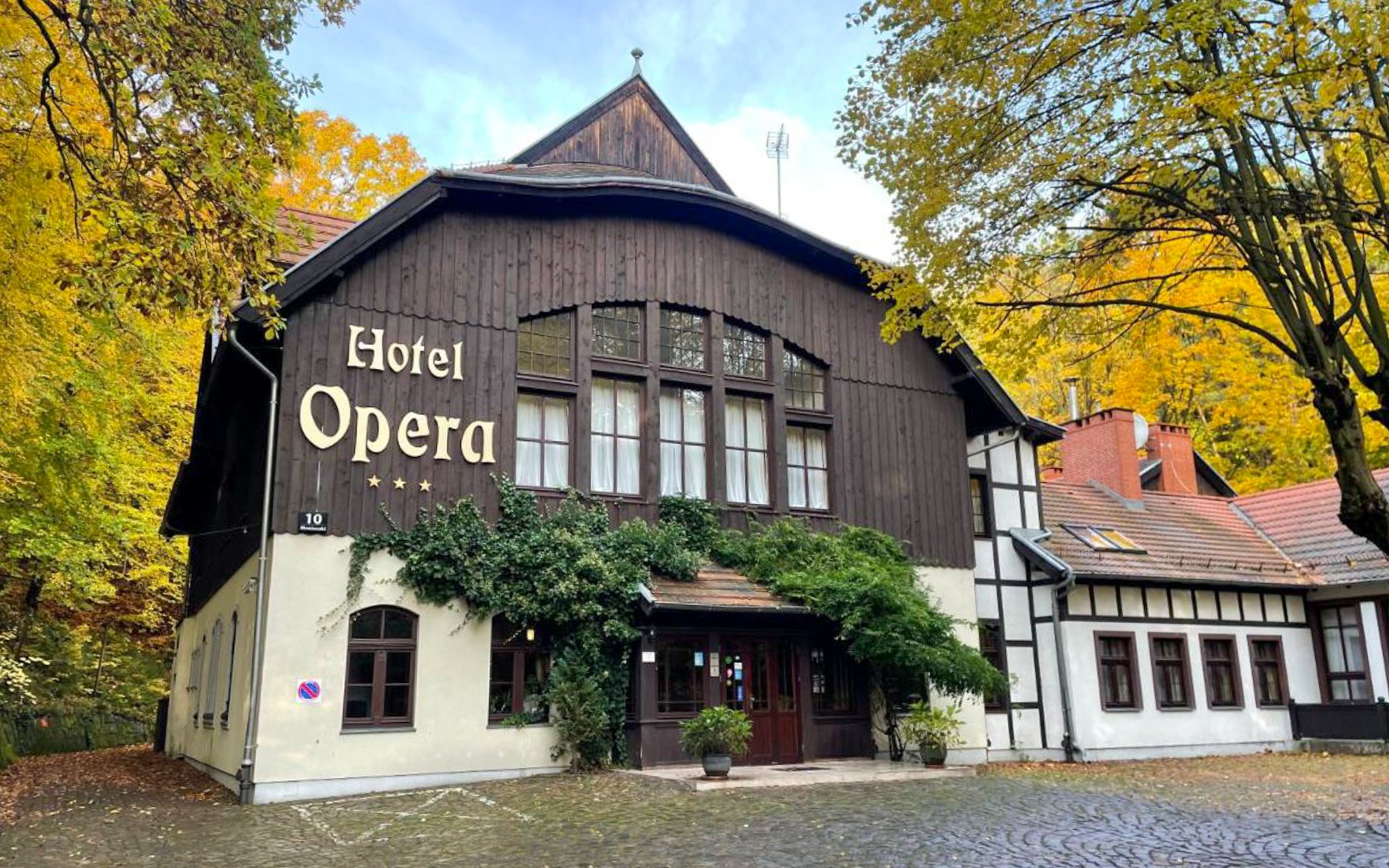Pobrežie Baltského mora: Sopot v Hoteli Opera *** s raňajkami, 2 saunami a biliardom + detská herňa a ihrisko<br/>Hotel Opera ***, ul. Moniuszki 10, 81-829 Sopot, hotel@hotelopera.pl
