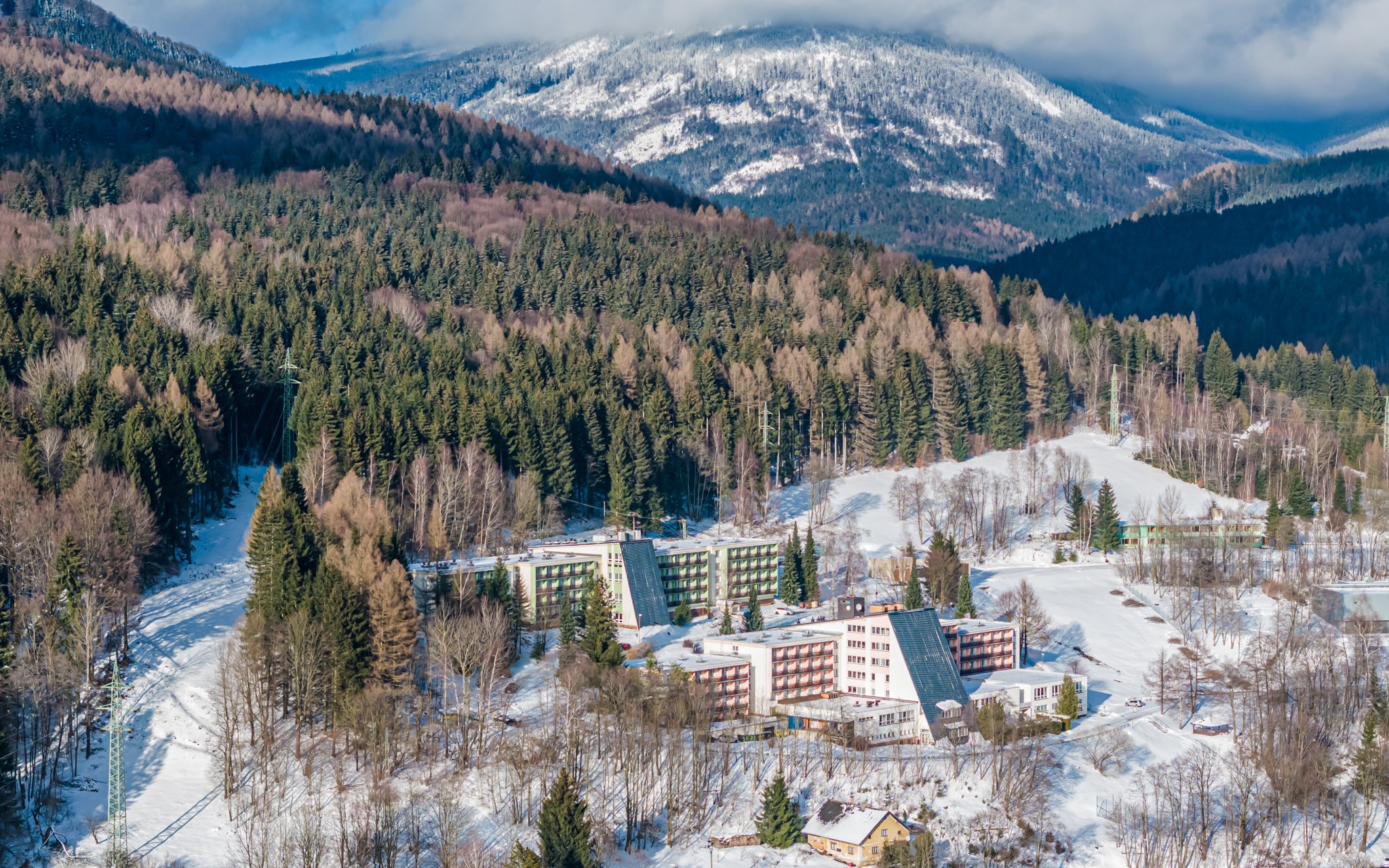 Hrubý Jeseník: Loučná nad Desnou naproti skiareálu v Resorte Dlouhé Stráně ***superior + raňajky či polpenzia