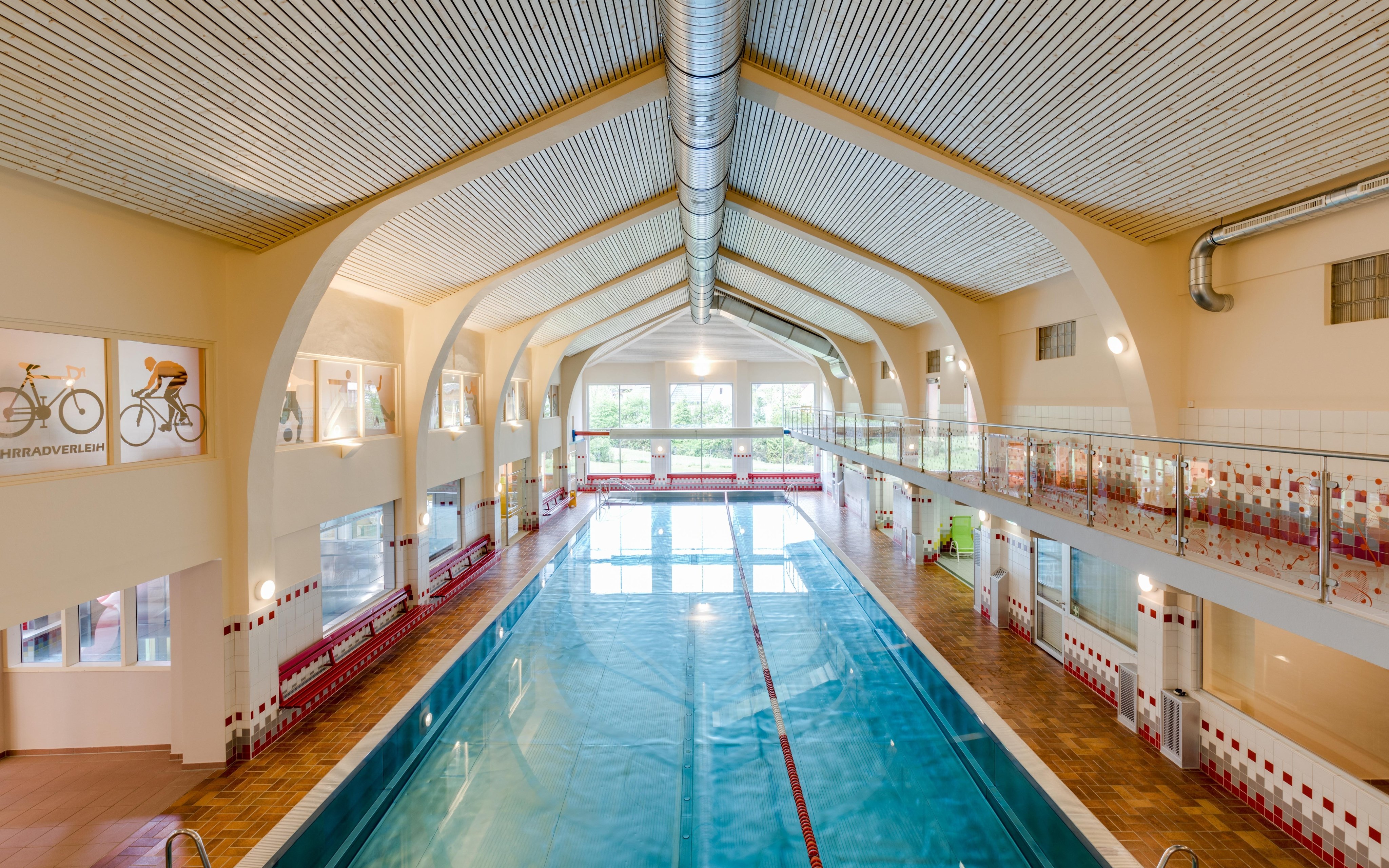 Horné Štajersko pri svahoch: JUFA Hotel Veitsch *** s polpenziou a wellness centrom (bazén, 4 sauny) + skibus