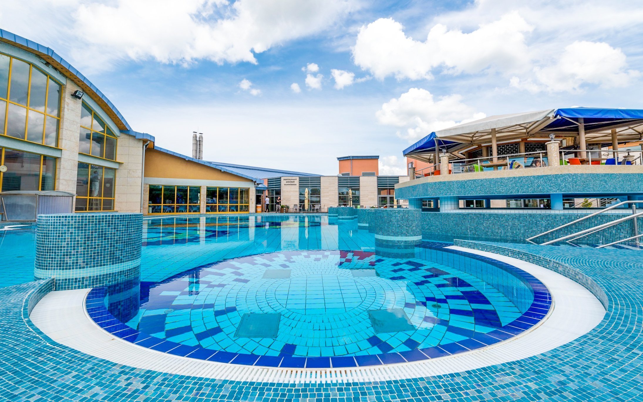 Dovolenka v areáli kúpeľov: Park Inn by Radisson Sárvár ****+ s all inclusive a termálnymi bazénmi + animácie