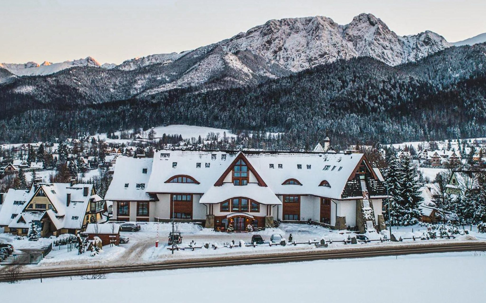 Poľské Tatry pri zjazdovkách: Kościelisko v Mountain Palace Tatra Resort & SPA s polpenziou + wellness centrum