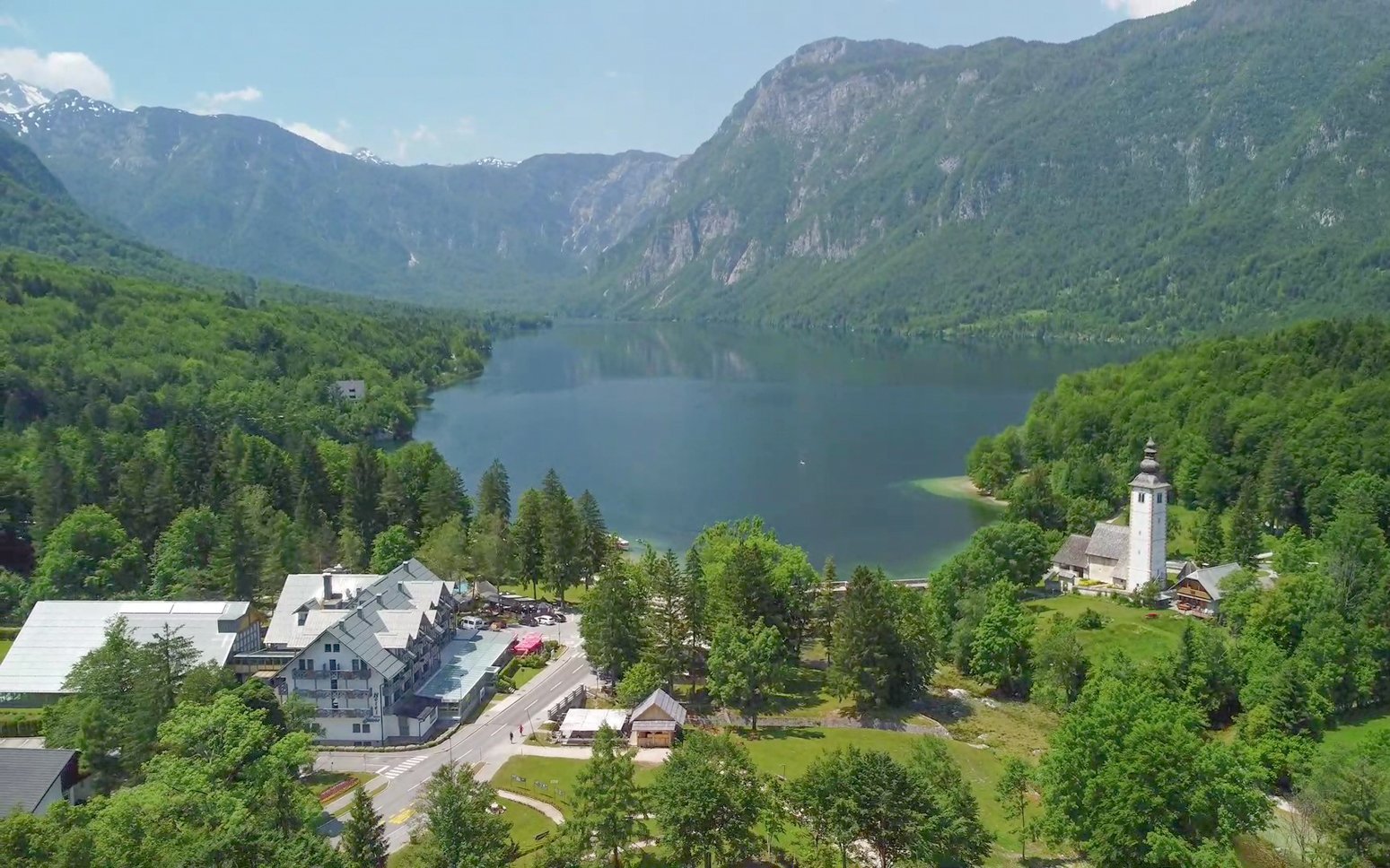 Slovinsko 100 m od Bohinjského jazera: Hotel Jezero **** s raňajkami/polpenziou a vstupom do bazéna i sauny