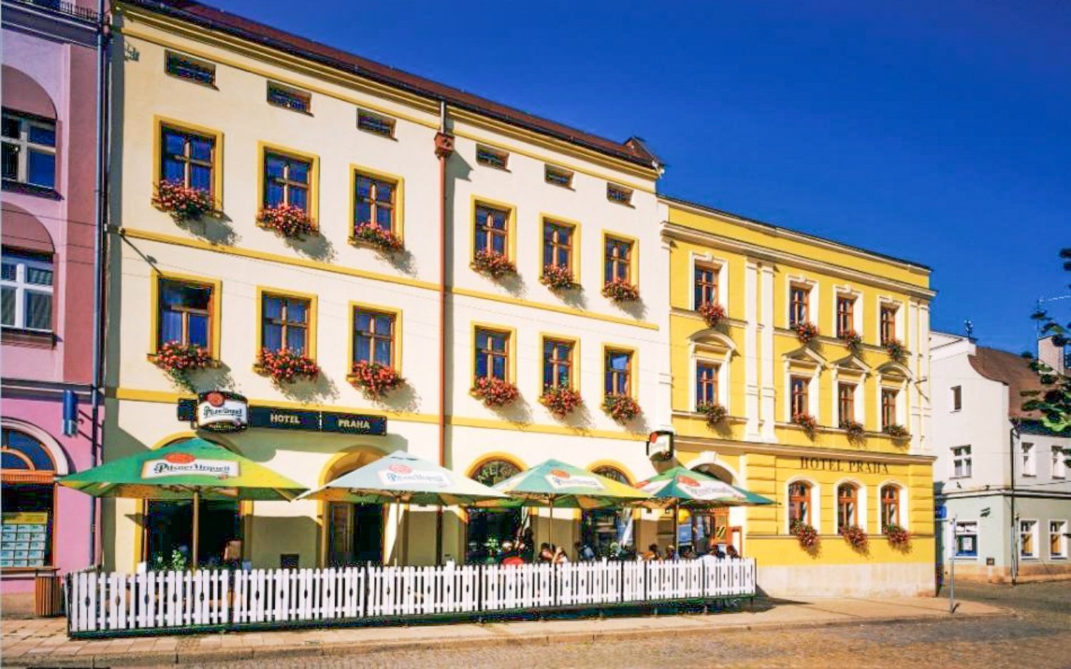 CHKO Broumovsko a Adršpach pri skalnom meste v 3* Hoteli Praha s raňajkami/polpenziou, múzeom a zľavou na golf