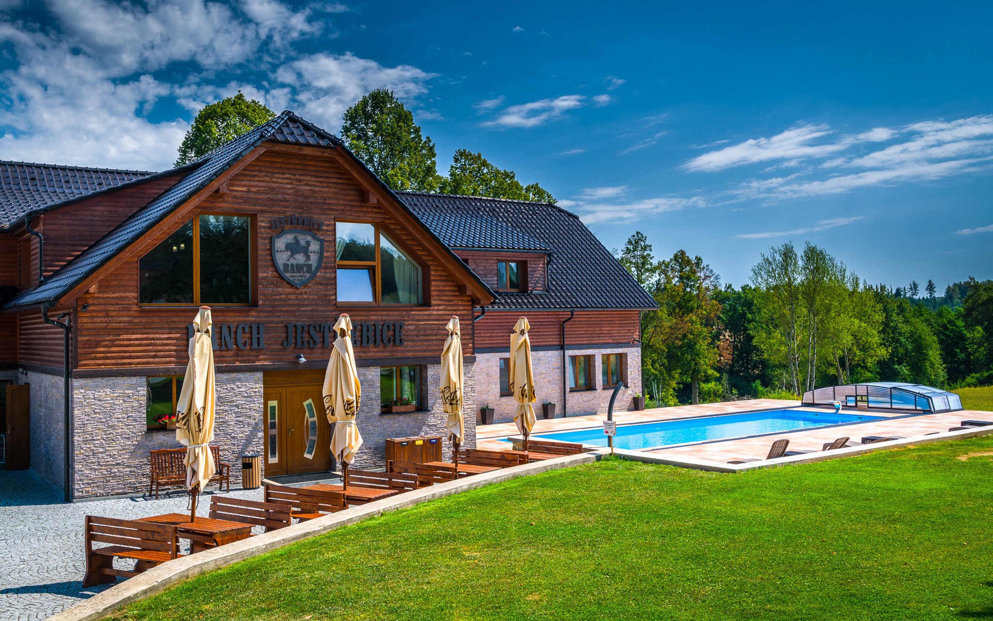 Česká Sibír: Ranch Jestřebice  s raňajkami či polpenziou, bazénom, wellness centrom a ochutnávkou špecialít