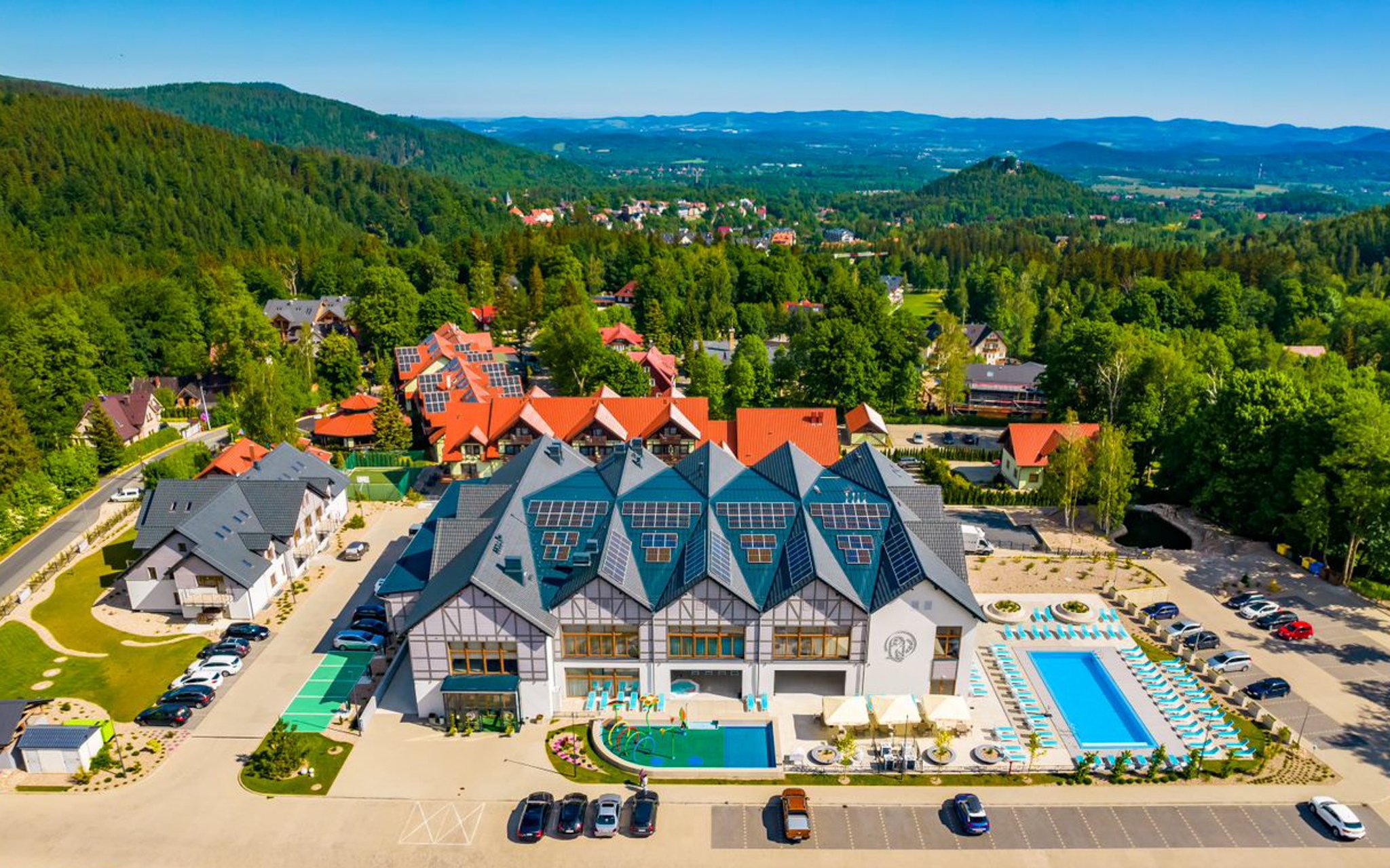 Pobyt v poľských Krkonošiach: Karpacz v Artus Resorte *** s polpenziou, 2 bazénmi, saunami a masážou + fitness