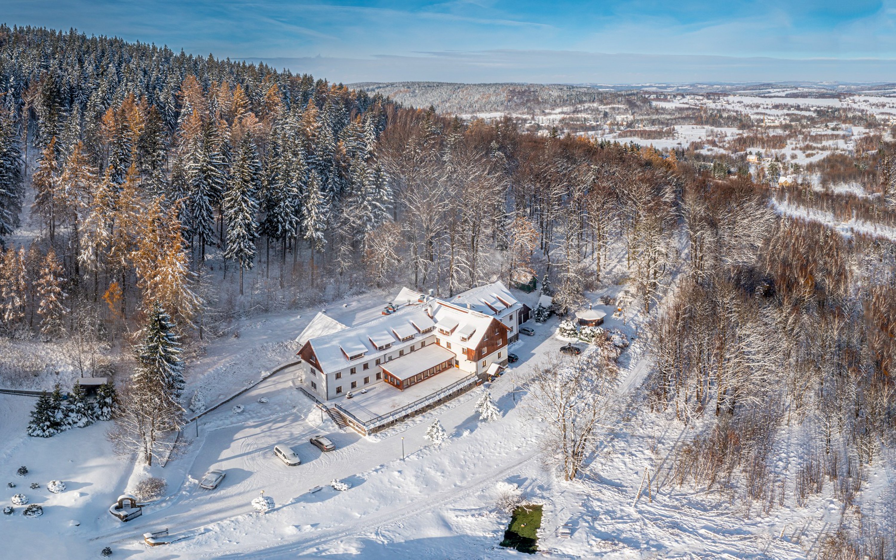 Poľsko: Jizerské hory 3 km od ski areálu v Hoteli Le Mont Medical & SPA s polpenziou + vnútorný bazén a sauna
